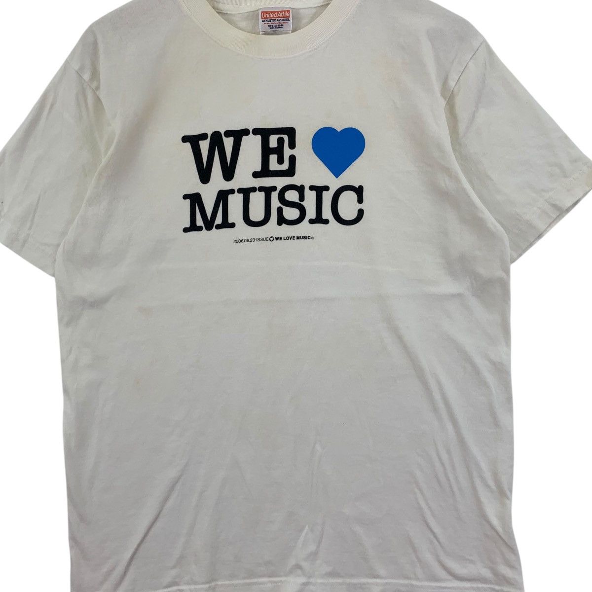 Vintage Vintage WE LOVE MUSIC 2006 Issue Magazine Tee Shirt Top Art Size L / US 10 / IT 46 - 3 Thumbnail