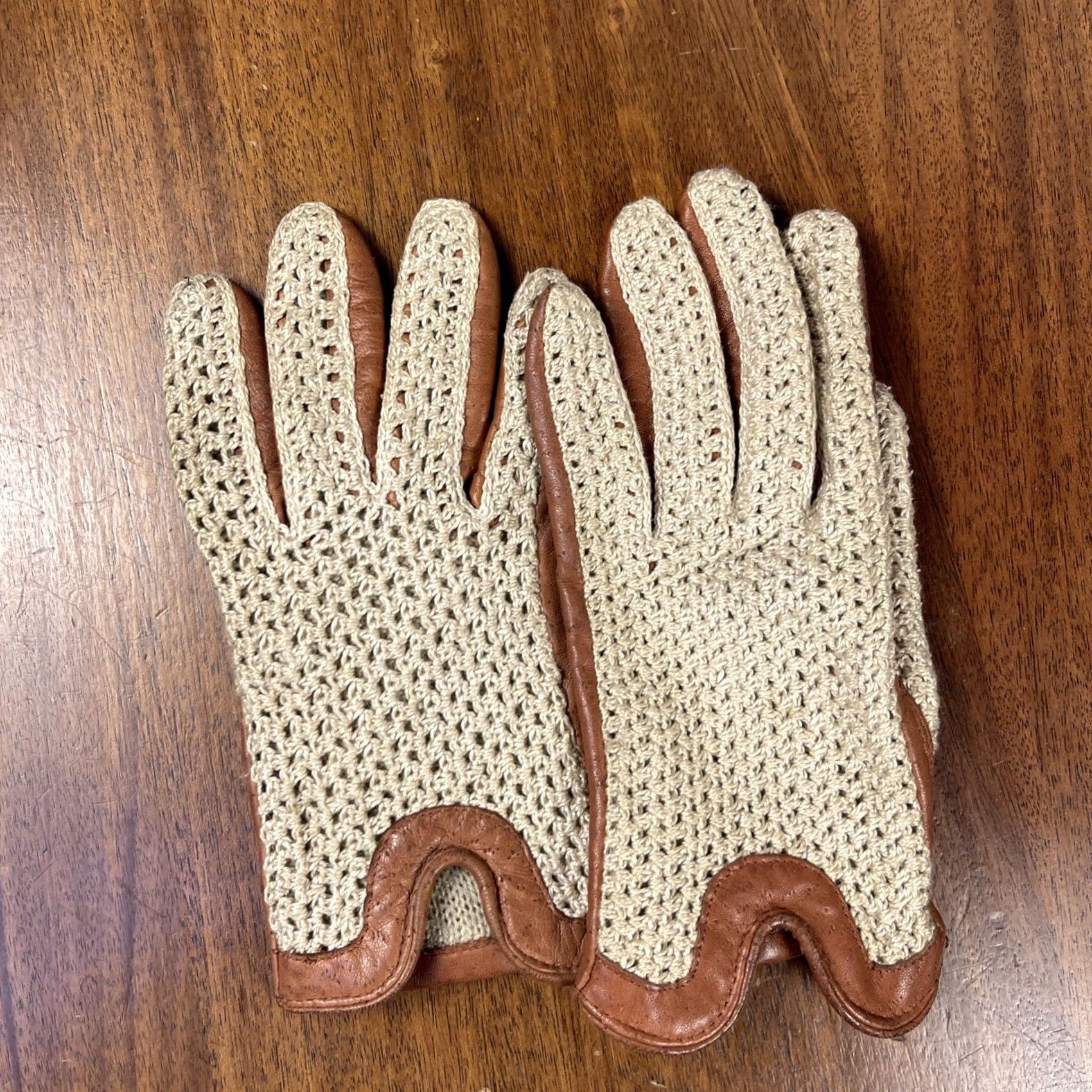 Vintage VINTAGE Fownes Leather Driving Gloves Womens Medium Tan Crochet Classic Size ONE SIZE - 3 Thumbnail