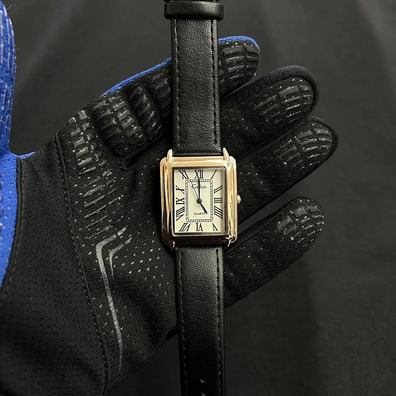 Vintage Vintage 2000s Style Rectangular Quartz “Tank” Leather Watch Size ONE SIZE - 5 Thumbnail