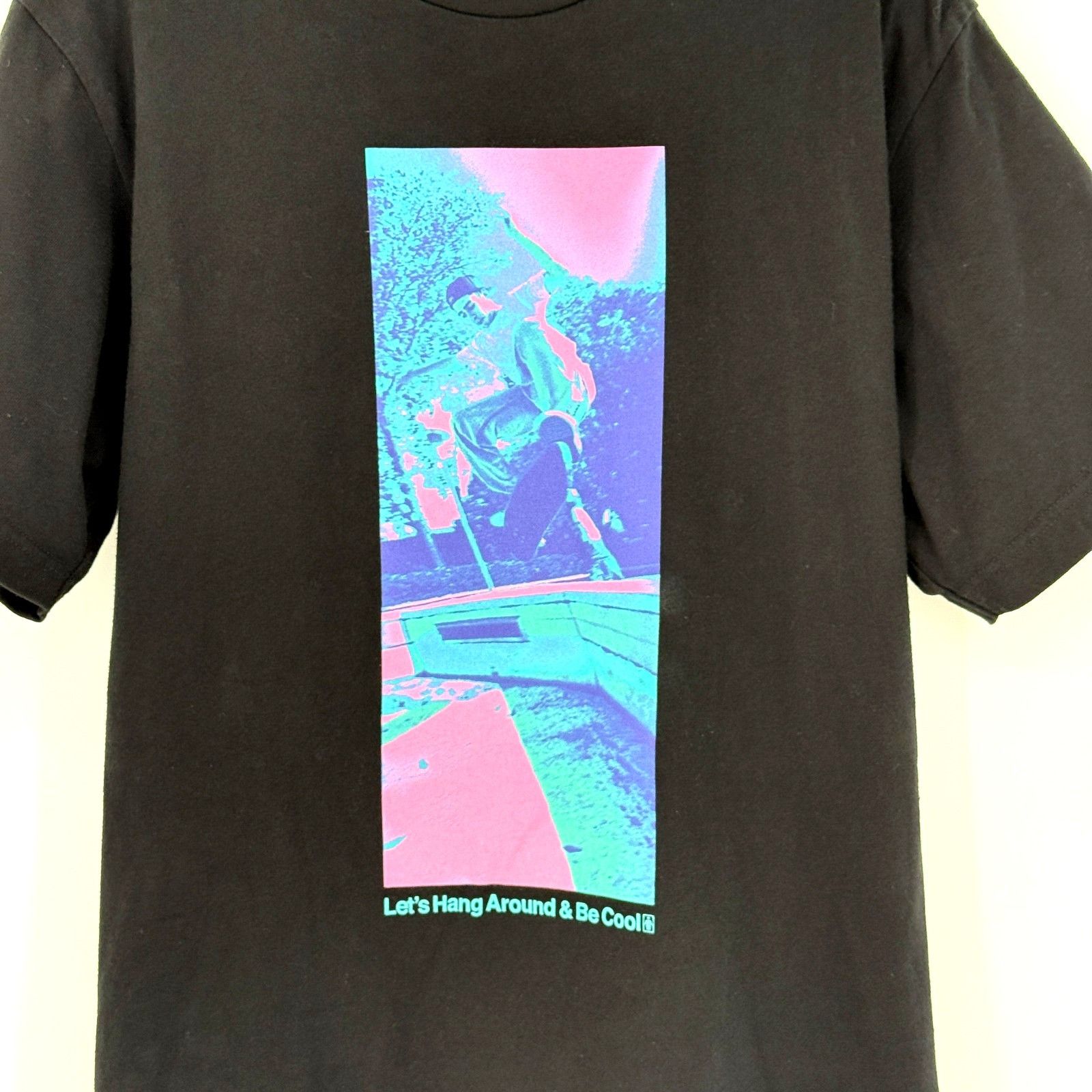 Uniqlo Uniqlo UT Skateboarder Let’s Hang Around And Be Cool T-Shirt Size US M / EU 48-50 / 2 - 3 Thumbnail