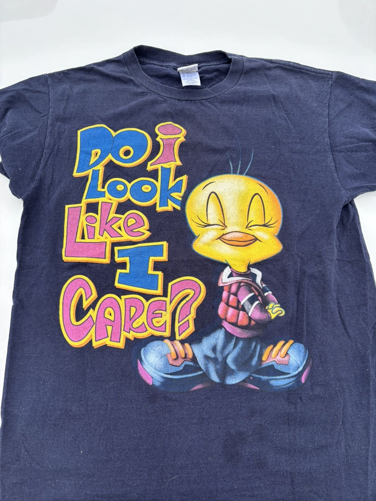 Vintage Vintage Looney Tunes 'Do I Look I Care?' Size US M / EU 48-50 / 2 - 1 Thumbnail