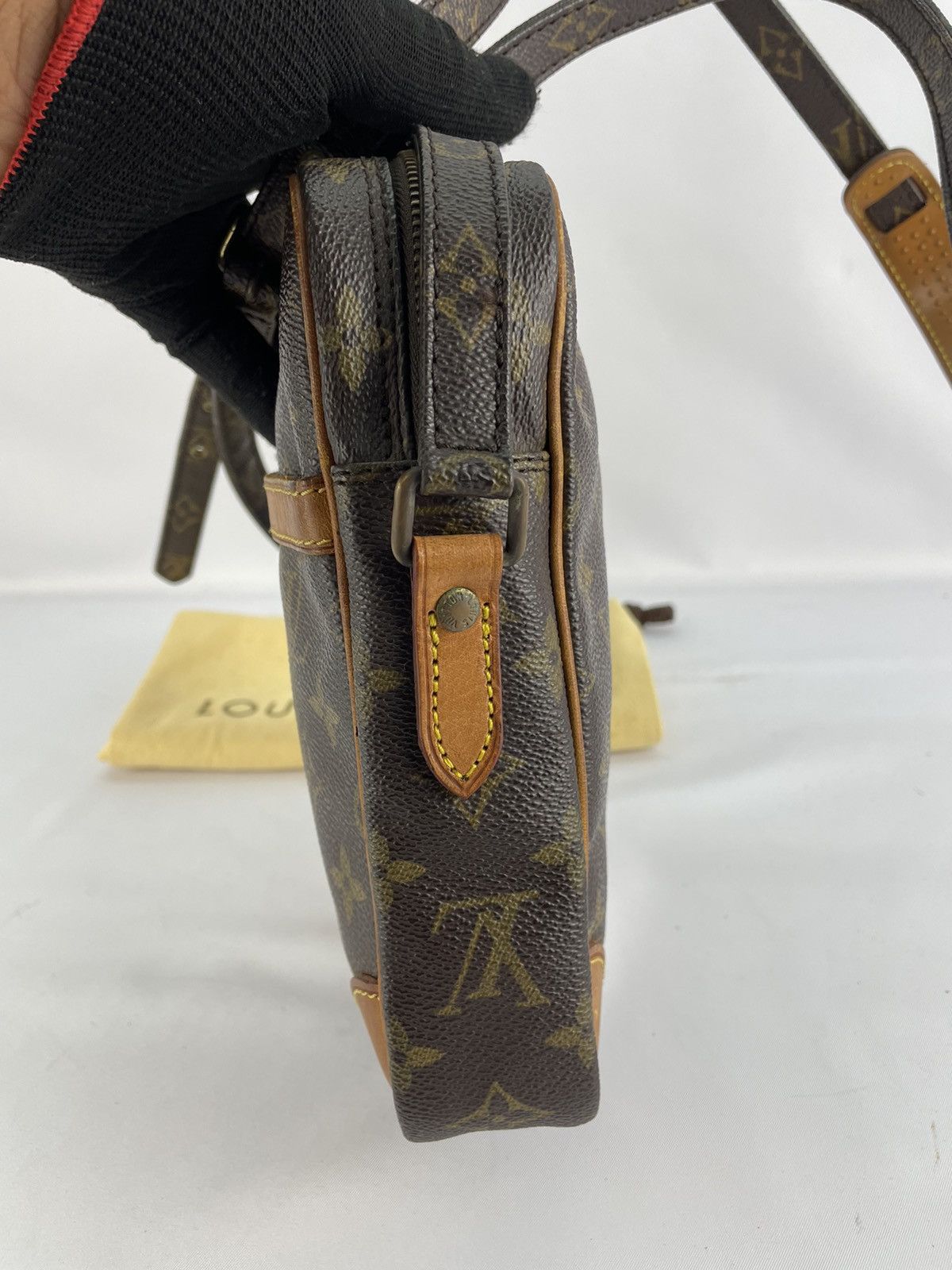 Louis Vuitton Authentic Louis Vuitton Danube Crossboday bag monogram Size ONE SIZE - 9 Thumbnail