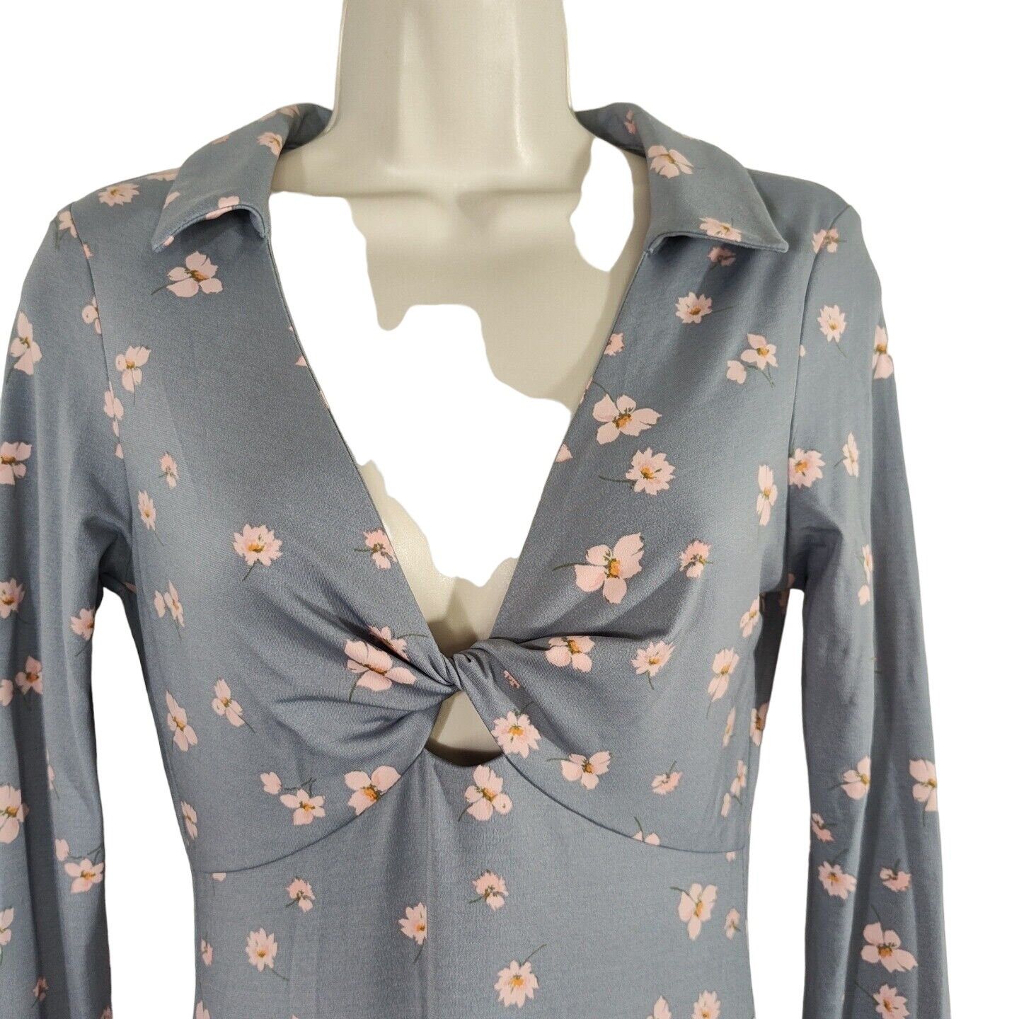 Other Wayf Blue Pink Floral Sheath Dress Plunge V-neck Size XS Size XS / US 0-2 / IT 36-38 - 4 Thumbnail
