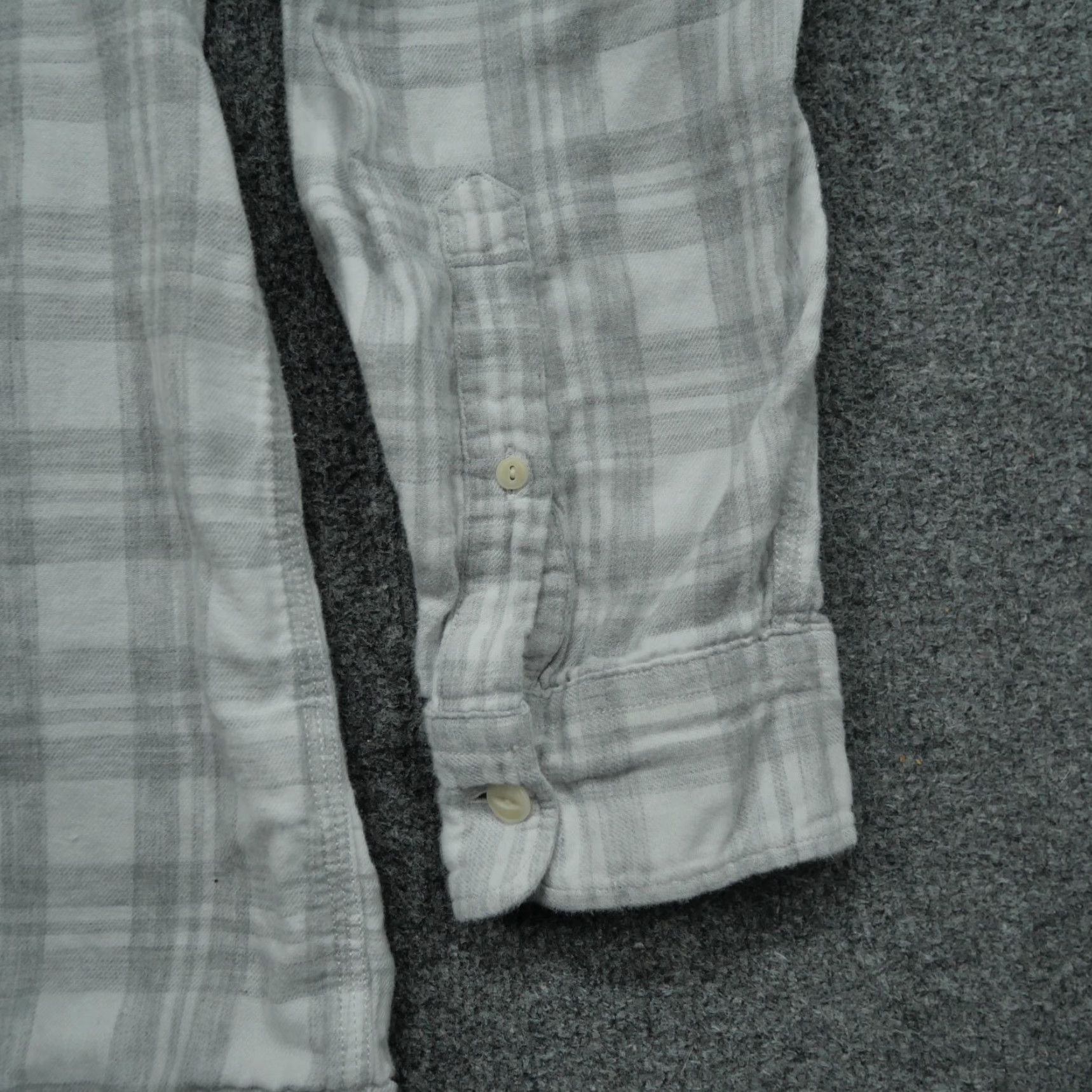 Vineyard Vines Vineyard Vines Shirt Mens 2XL Gray White Plaid Button Classic Fit Knit Cotton Long Sleeve Button-Down Collar Vintage Preppy Casual Size US XXL / EU 58 / 5 - 2 Thumbnail