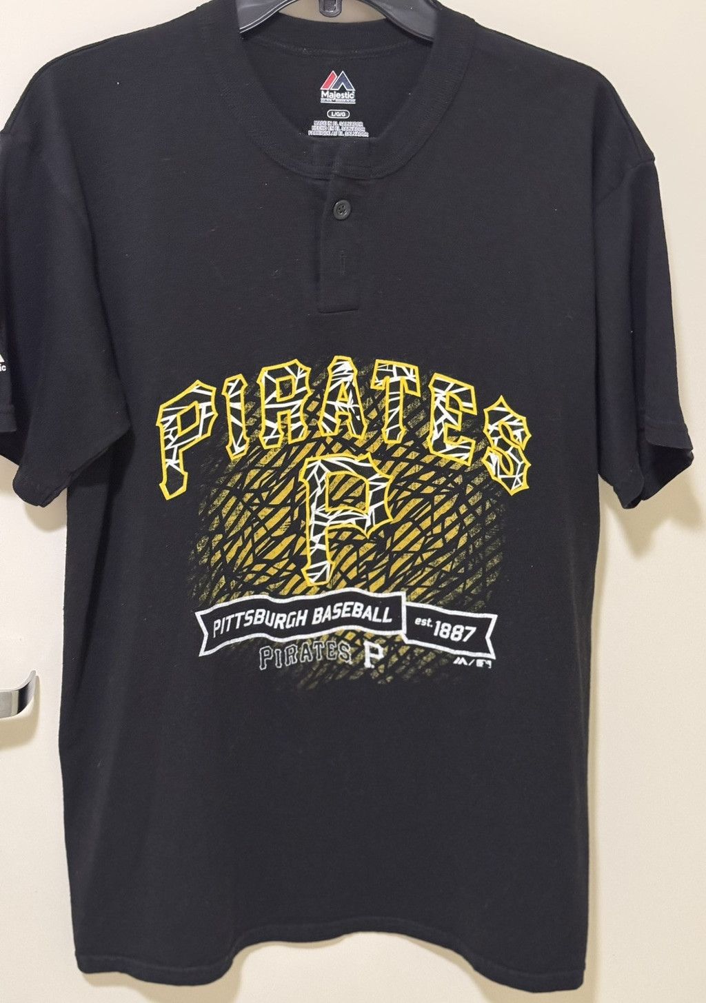 Majestic Pittsburgh Pirates Majestic Henley T-Shirt Black Men Size L Size US L / EU 52-54 / 3 - 1 Thumbnail