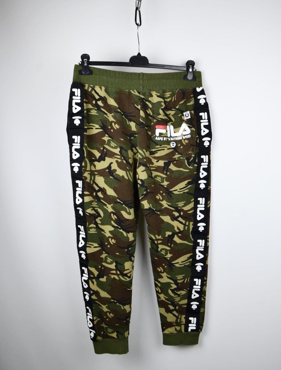 Aape × Fila Rare fila x aape by bathing ape Pants Sweatpants Camo Size US 30 / EU 46 - 6 Thumbnail