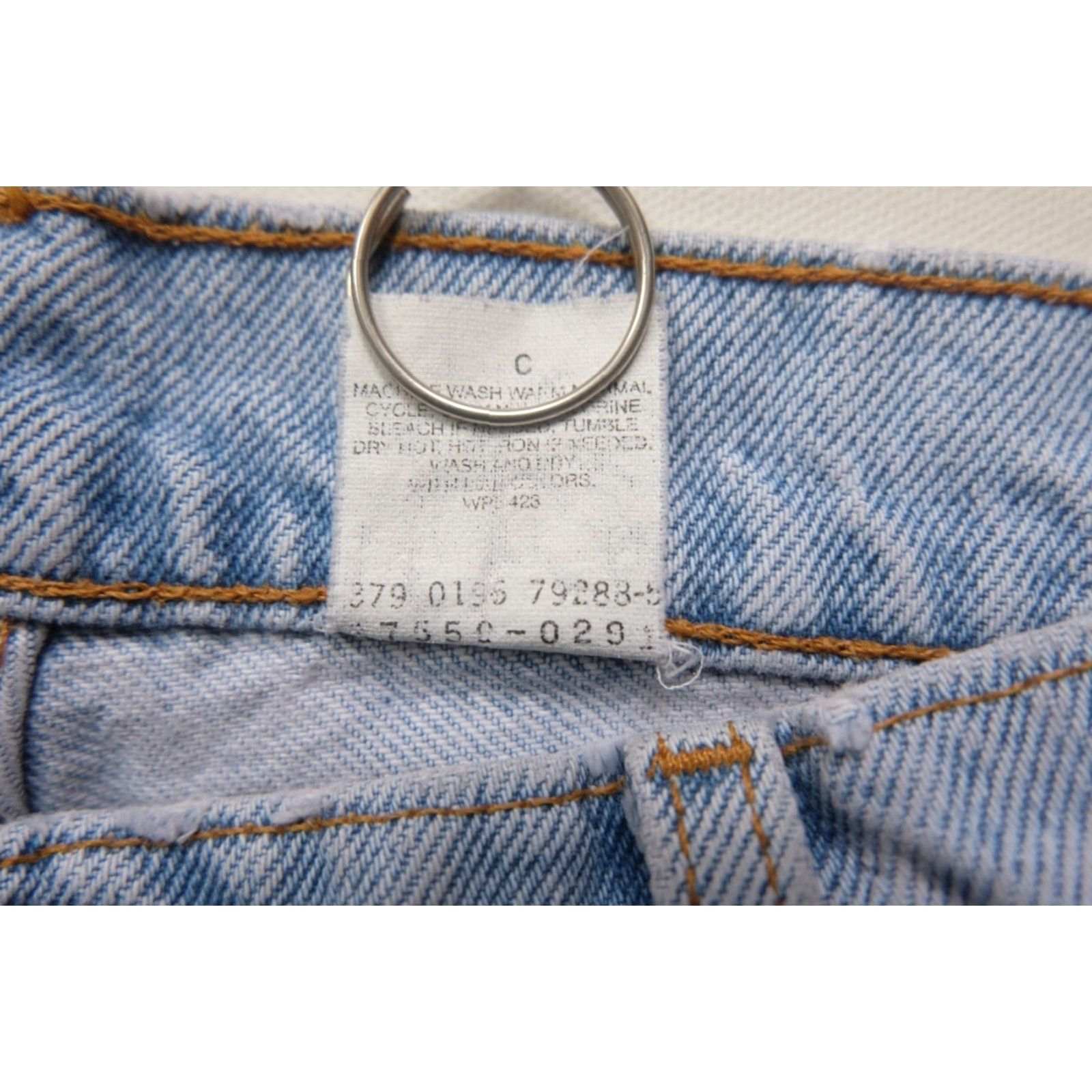 Levi's VINTAGE Levi's Strauss 90s Retro 2" Shorts USA Made Denim Cut Off Shorts 1996 SZ 9 Size 30" / US 8 / IT 44 - 6 Thumbnail