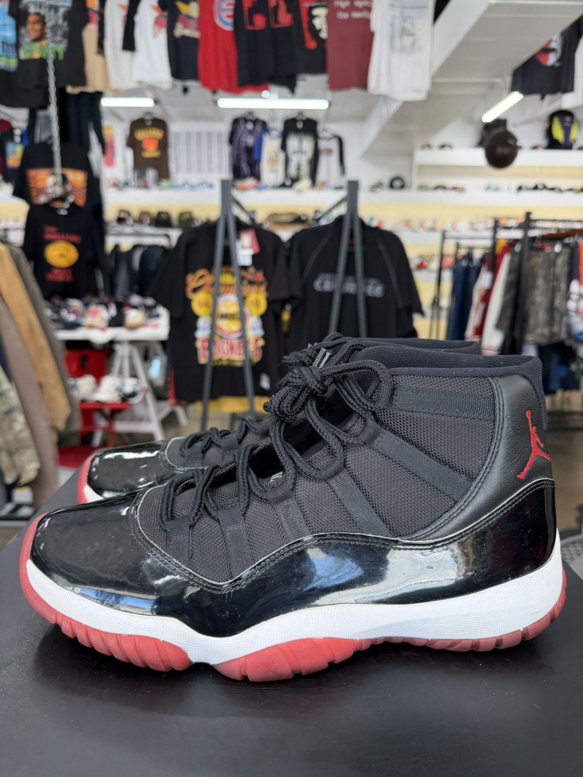 Jordan Brand Air Jordan 11 Playoffs Bred Size 11.5 (2019) Size US 11.5 / EU 44-45 - 7 Thumbnail