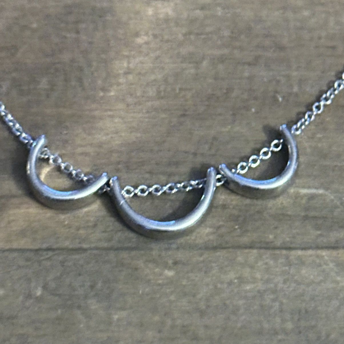 Other Silver tone triple curved pendant necklace Size ONE SIZE - 3 Thumbnail