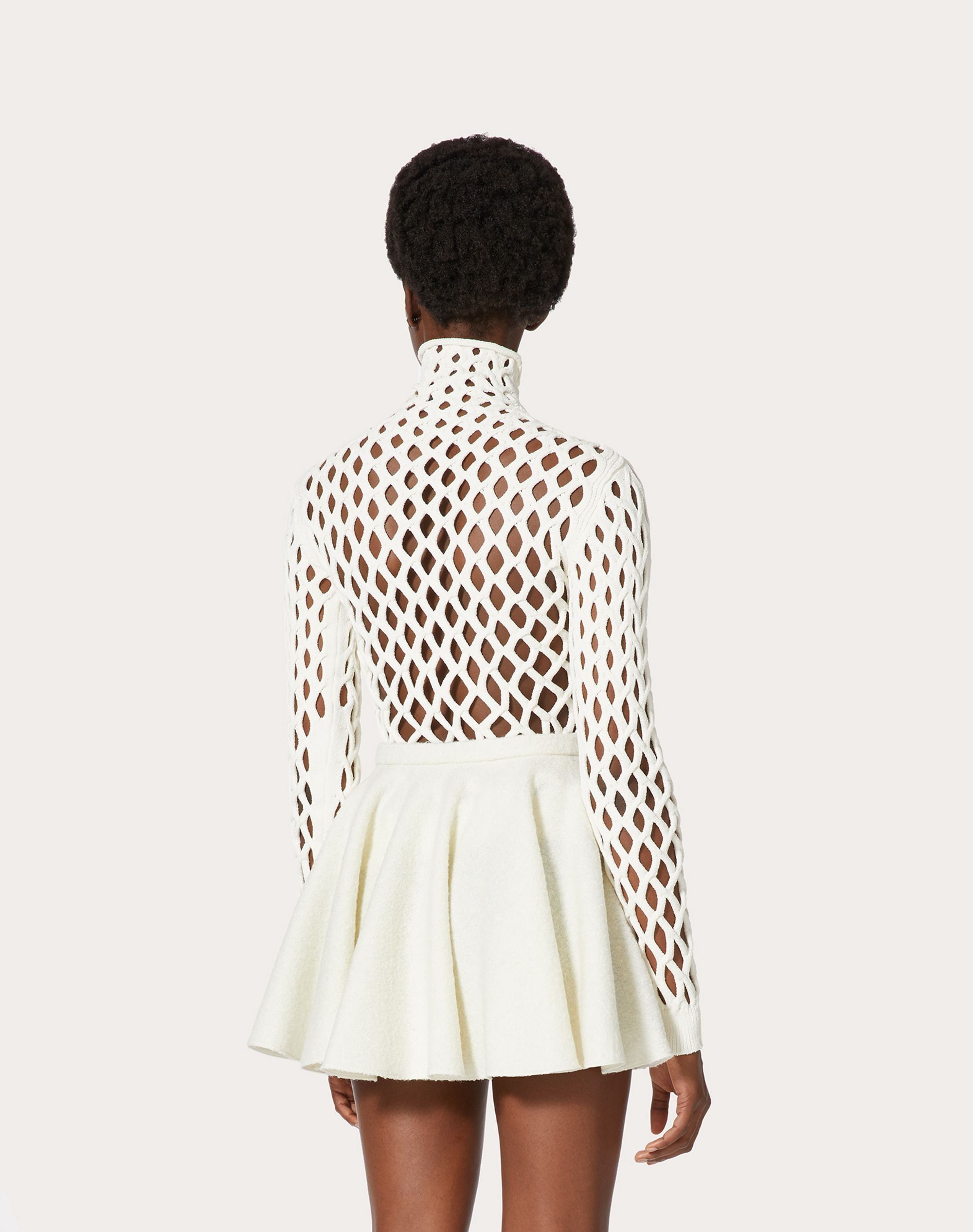 Valentino o1y0326 Turtleneck Blouse in Cream Size M / US 6-8 / IT 42-44 - 4 Thumbnail