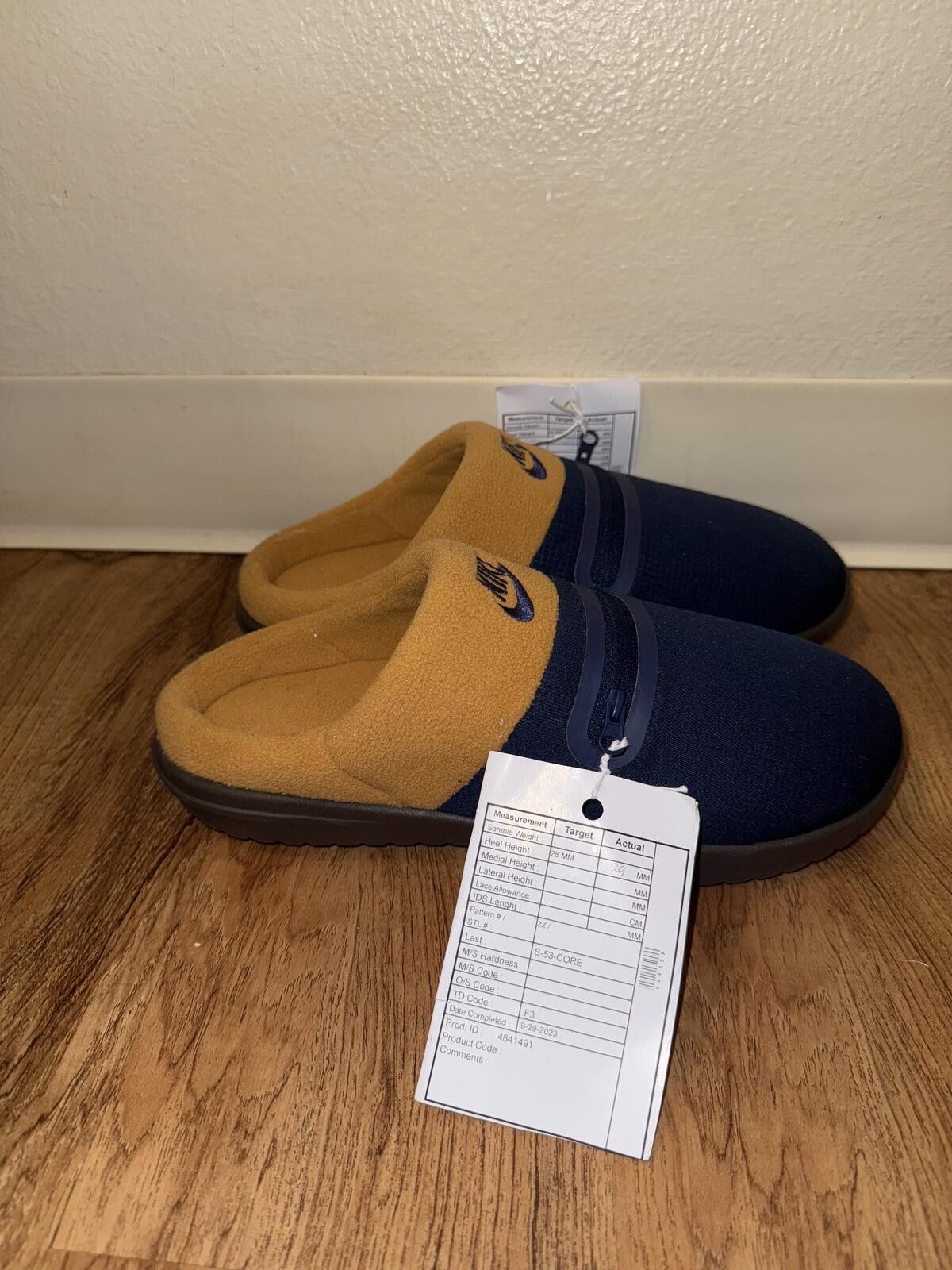Nike Nike Burrow Slide Slippers Sample Size US 9 / EU 42 - 1 Thumbnail