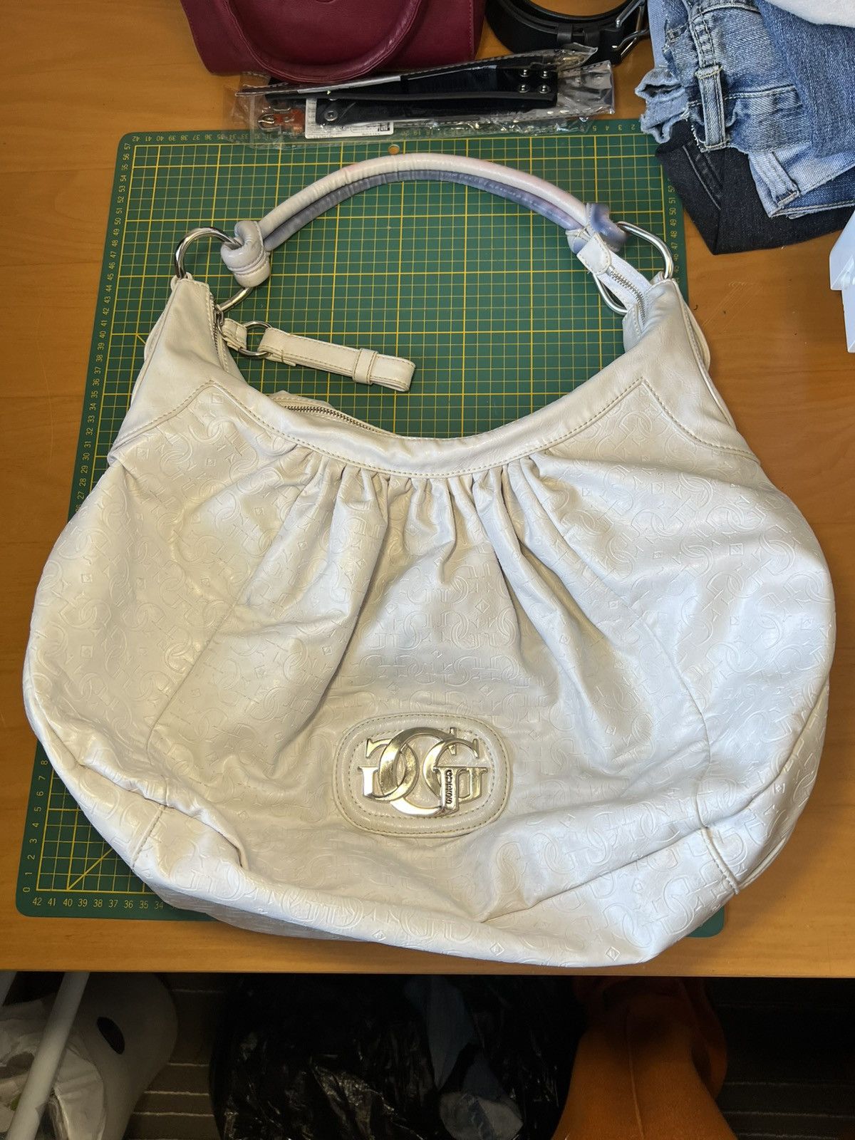 Guess Vintage large Guess embossed leather monogram hobo bag Size ONE SIZE - 1 Thumbnail