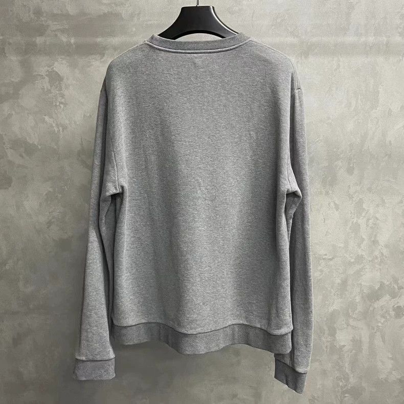 Louis Vuitton Louis Vuitton Grey Twisted Letter long sleeves Size US XXL / EU 58 / 5 - 2 Thumbnail