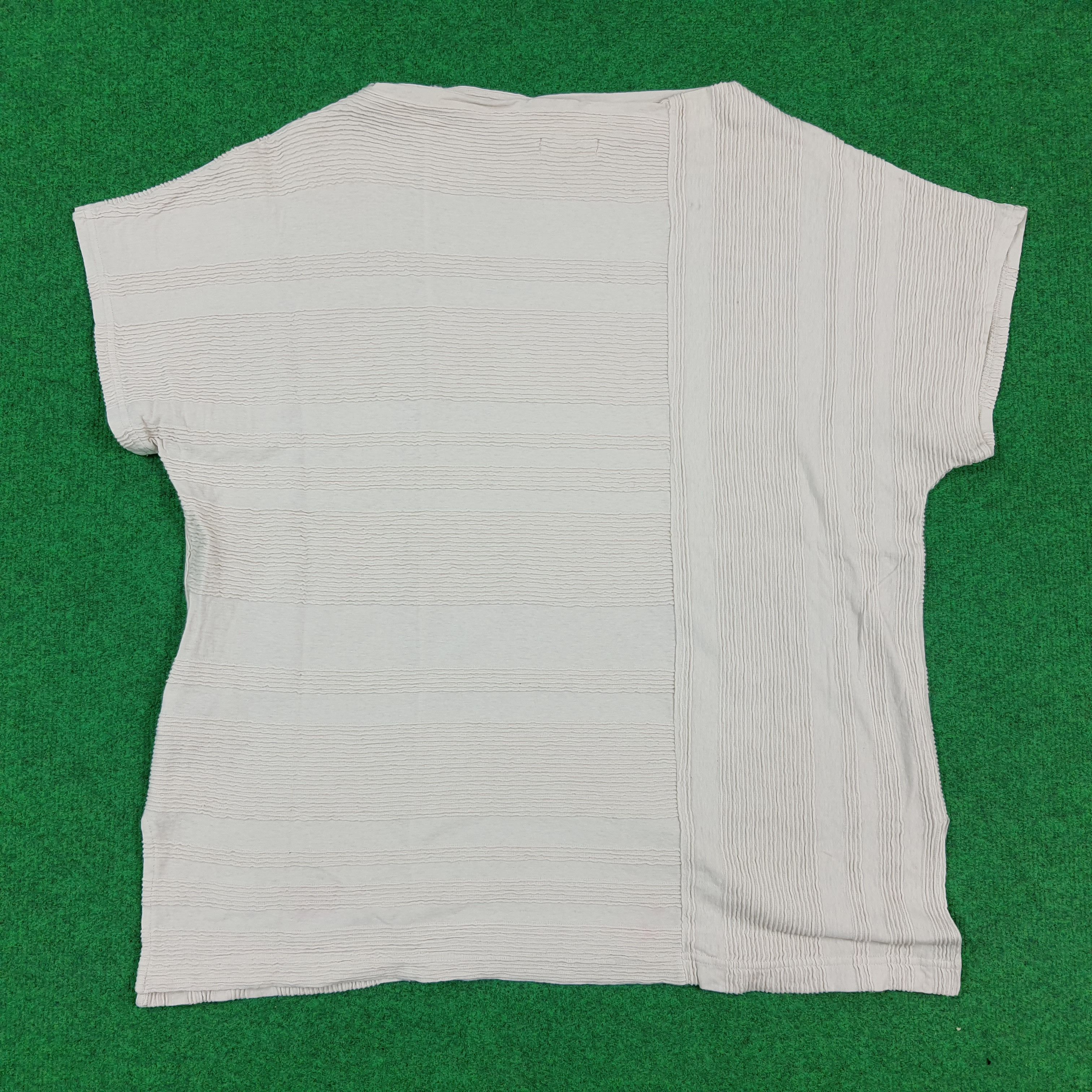 Issey Miyake Plantation Issey Miyake Seersucker Pleated Blouse C301N72 Size M / US 6-8 / IT 42-44 - 3 Thumbnail