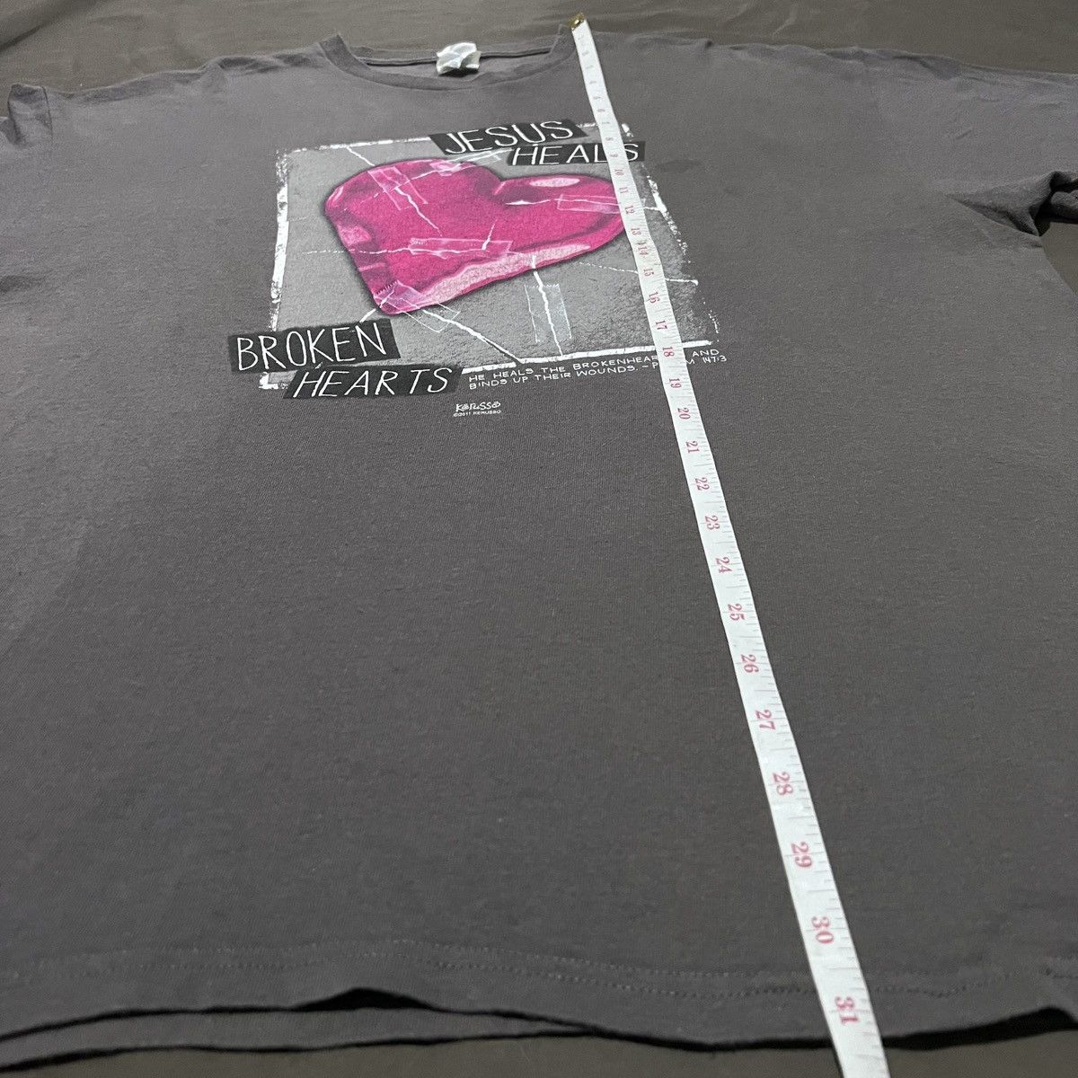 Vintage Vintage Y2K JESUS HEALS BROKEN HEARTS God Holy Bible Tee 2XL Size US XXL / EU 58 / 5 - 10 Thumbnail