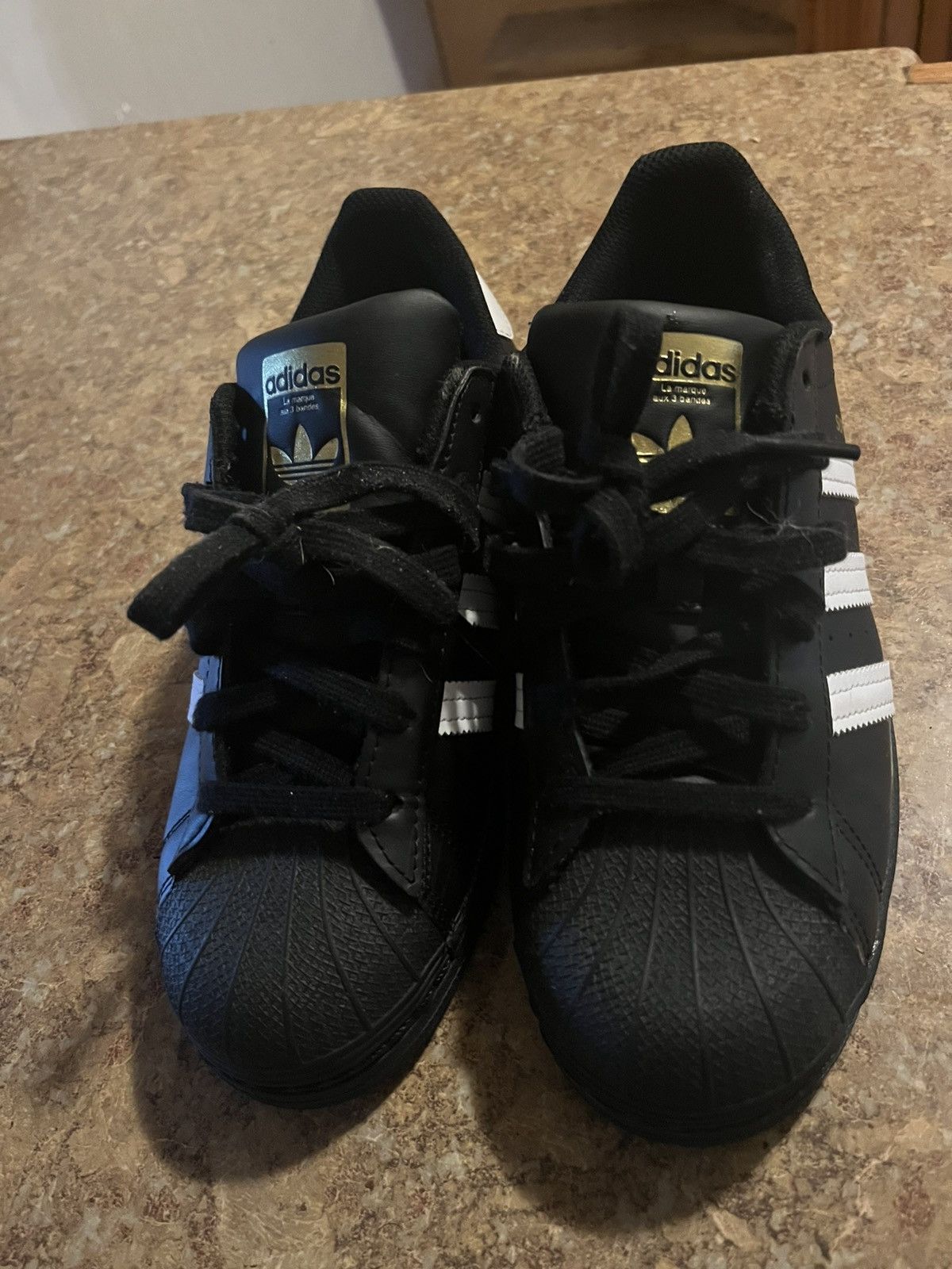 Adidas Adidas Superstar Size US 6.5 / EU 39-40 - 3 Thumbnail