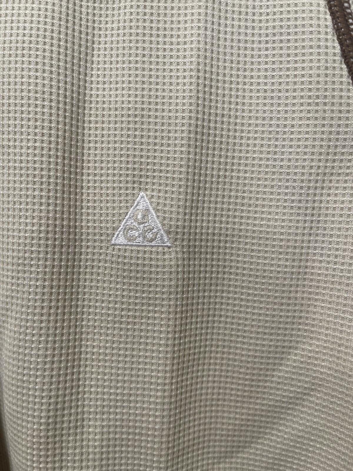 Nike ACG Nike ACG Women's XL Beige and Brown Waffle Knit Short Sleeve Size XL / US 12-14 / IT 48-50 - 4 Thumbnail