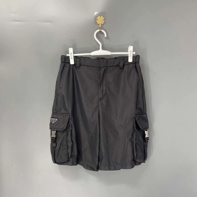 Prada Prada New black functional buckle nylon shorts 2502-Nextarr Size US 30 / EU 46 - 1 Thumbnail