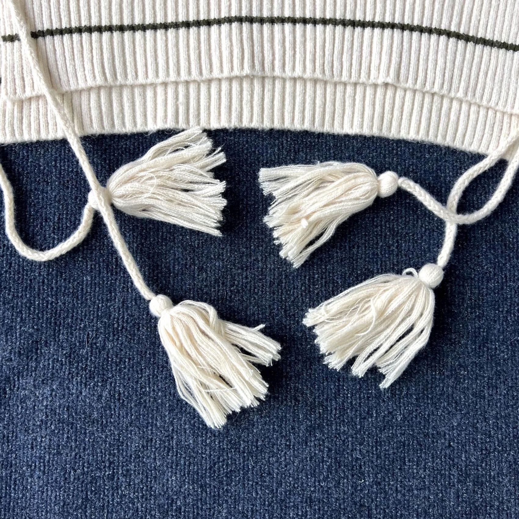 Free People VINTAGE Free People Sweater Vest Womens One Size Ivory V Neck Tie Sides Tassel Knit Size ONE SIZE - 7 Thumbnail