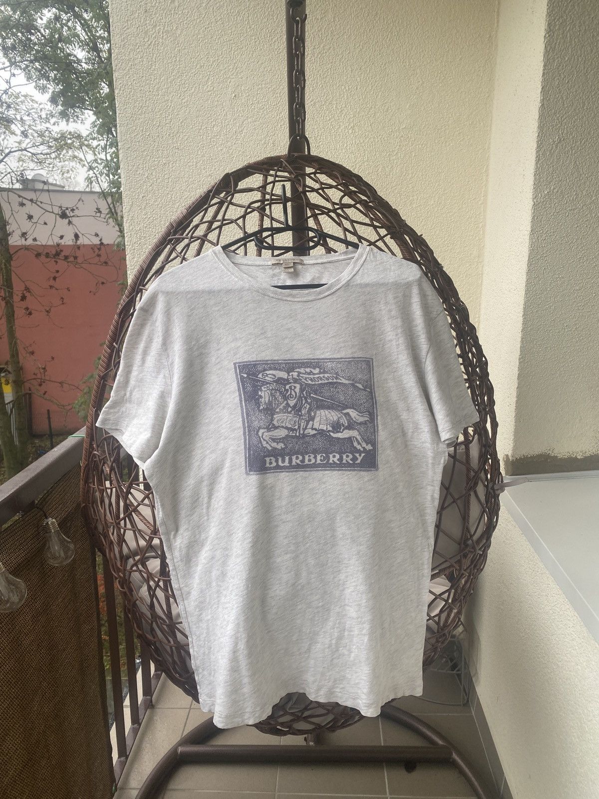 Burberry Burberry luxury big logo on chest drip tee Size US L / EU 52-54 / 3 - 1 Thumbnail