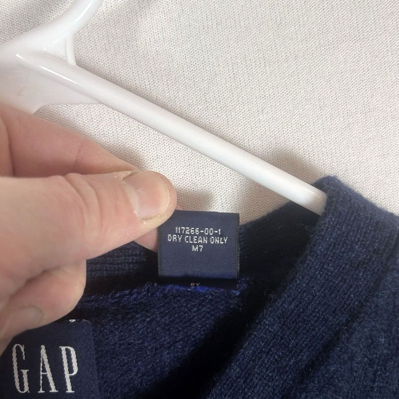 Gap VINTAGE Gap 100% Lambswool Golf Sweater Vest Mens L Blue V-Neck Casual Sold by Gap Size US L / EU 52-54 / 3 - 5 Thumbnail