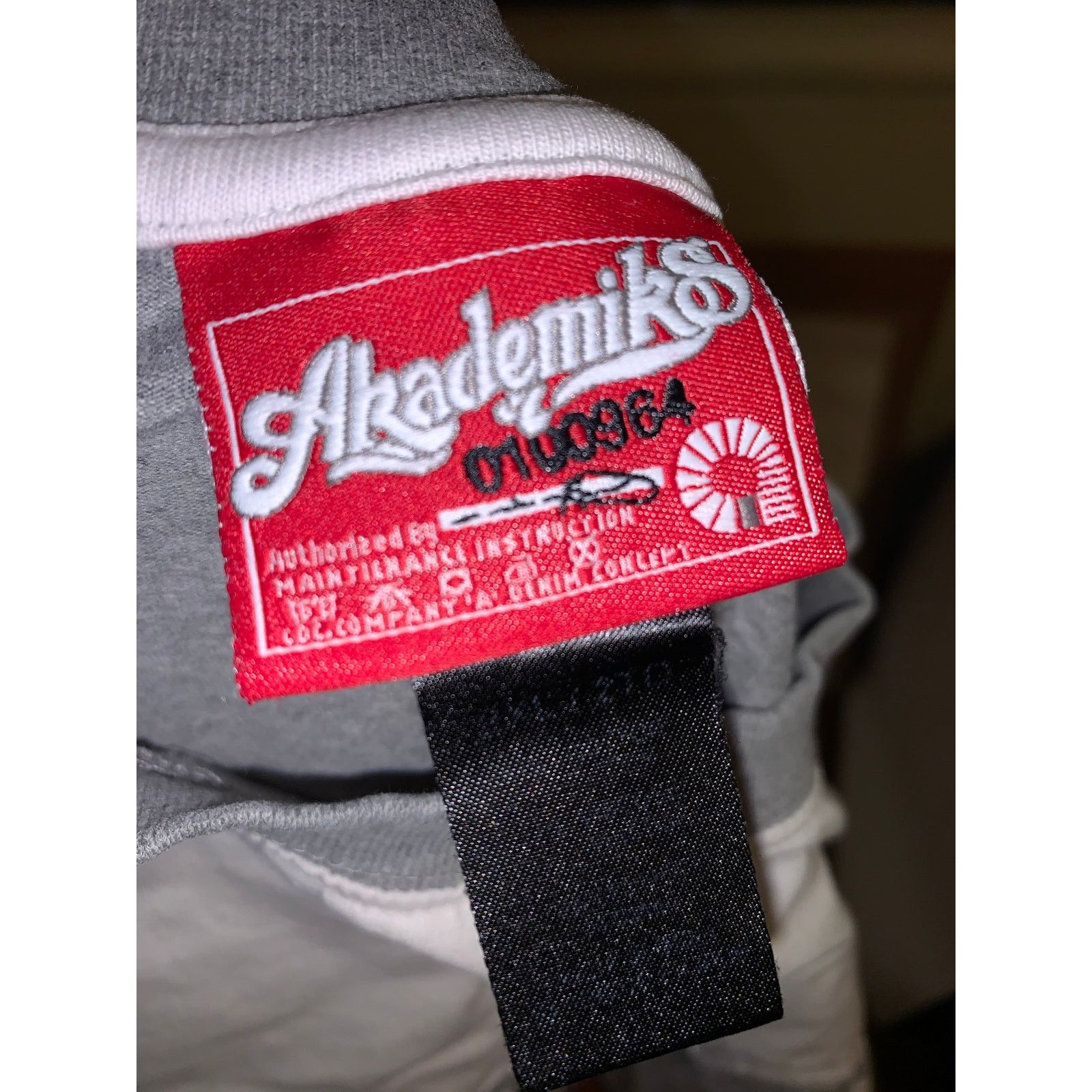 Akademiks × Vintage Y2K Akademiks Long Sleeve T Shirt 2XL Grey White Baggy Size US XXL / EU 58 / 5 - 6 Thumbnail