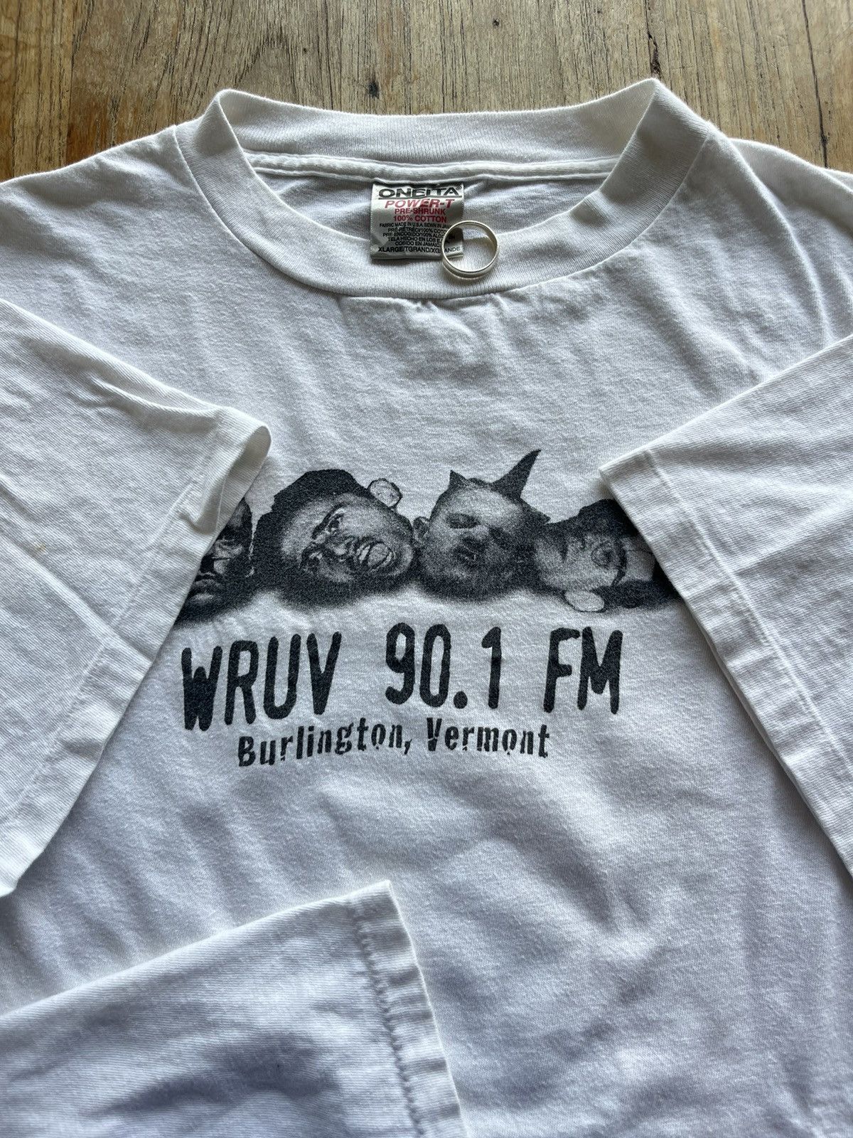 Band Tees × Vintage Vintage WRUV 90.1 FM Burlington,Vermont Artwork 90’s Tshirt Size US XL / EU 56 / 4 - 7 Thumbnail