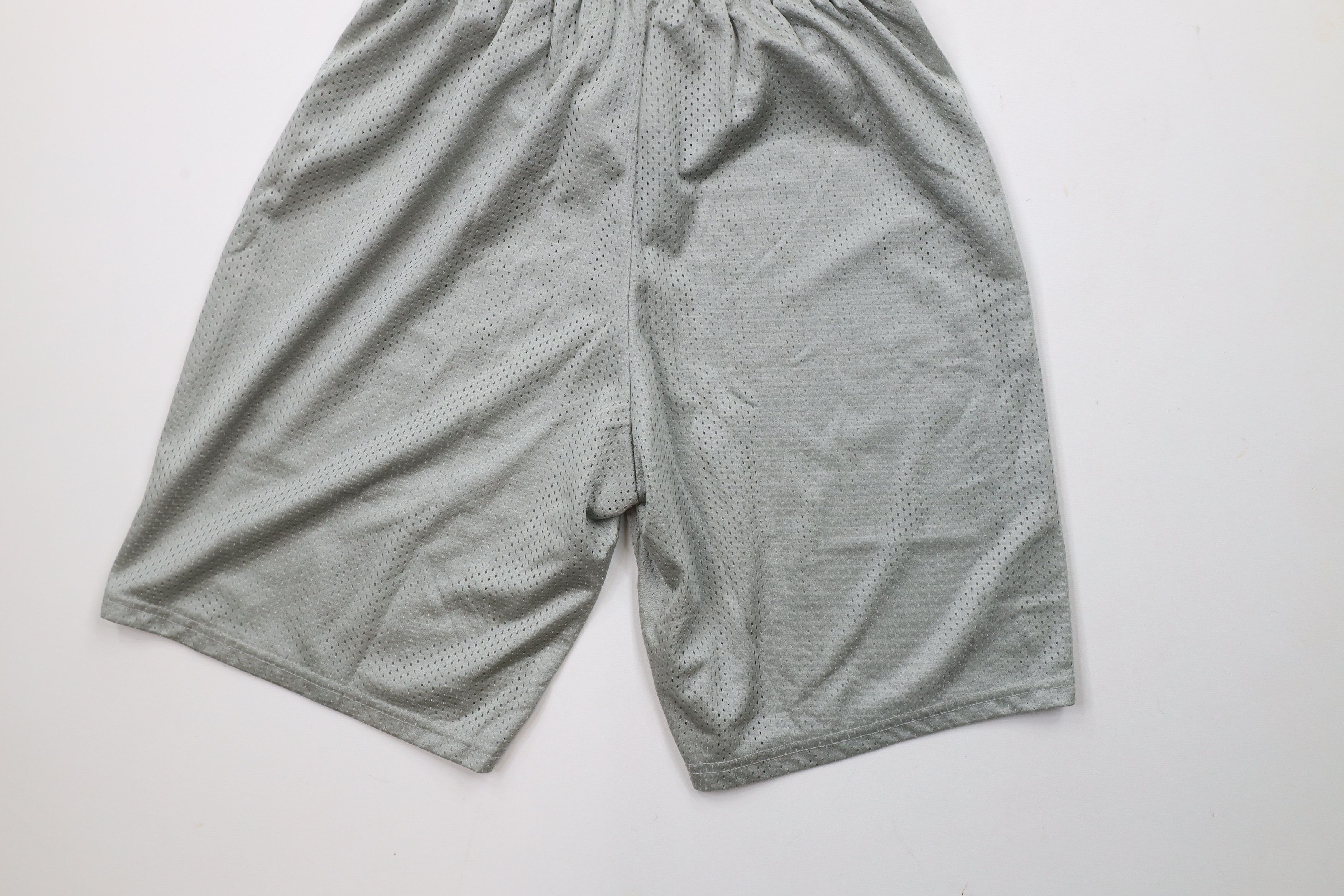 Vintage Vintage 90s Streetwear Mesh Above Knee Gym Shorts Silver Size US 32 / EU 48 - 10 Thumbnail