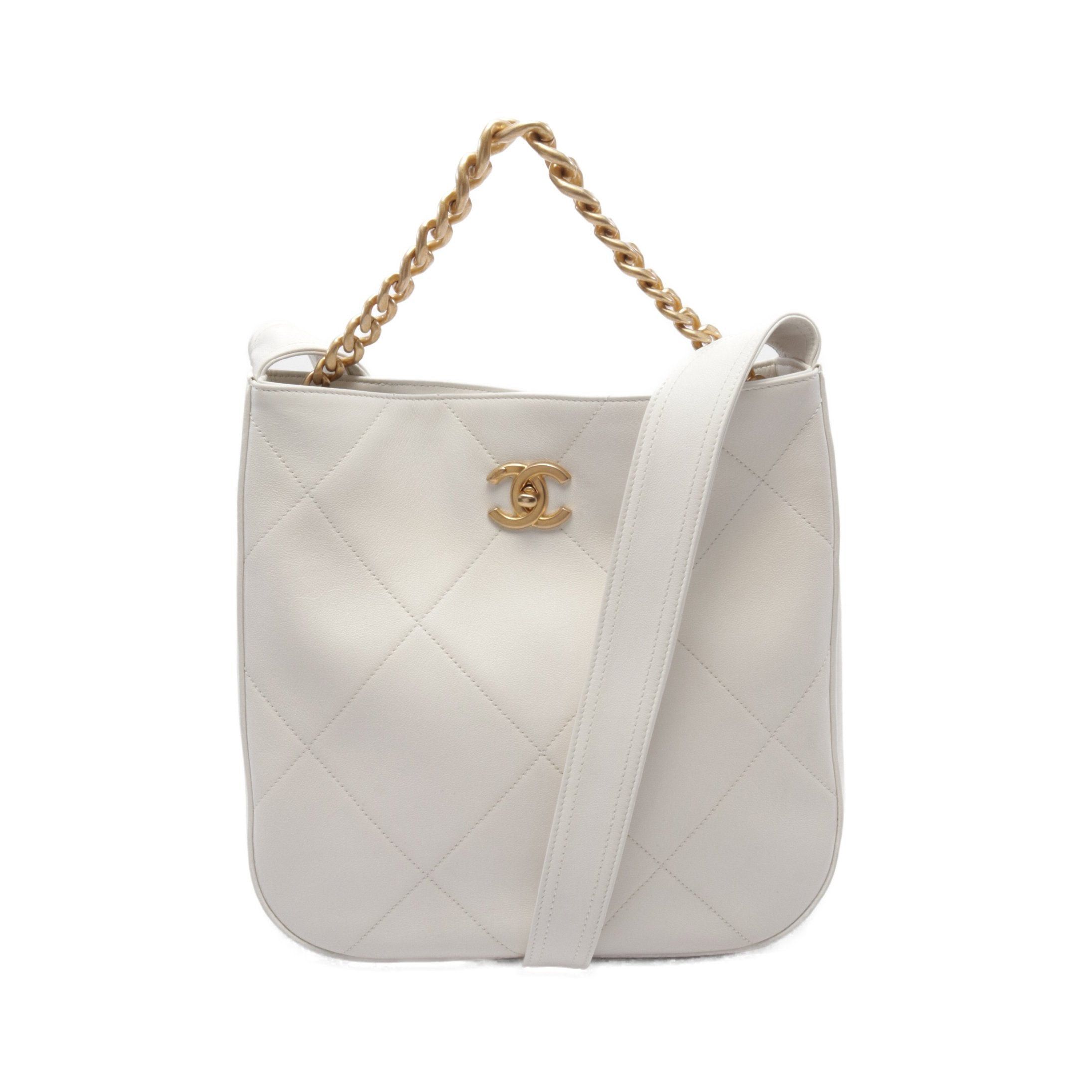 Chanel Chanel Matelasse Shoulder Bag Leather White Gold Hardware Size ONE SIZE - 1 Thumbnail