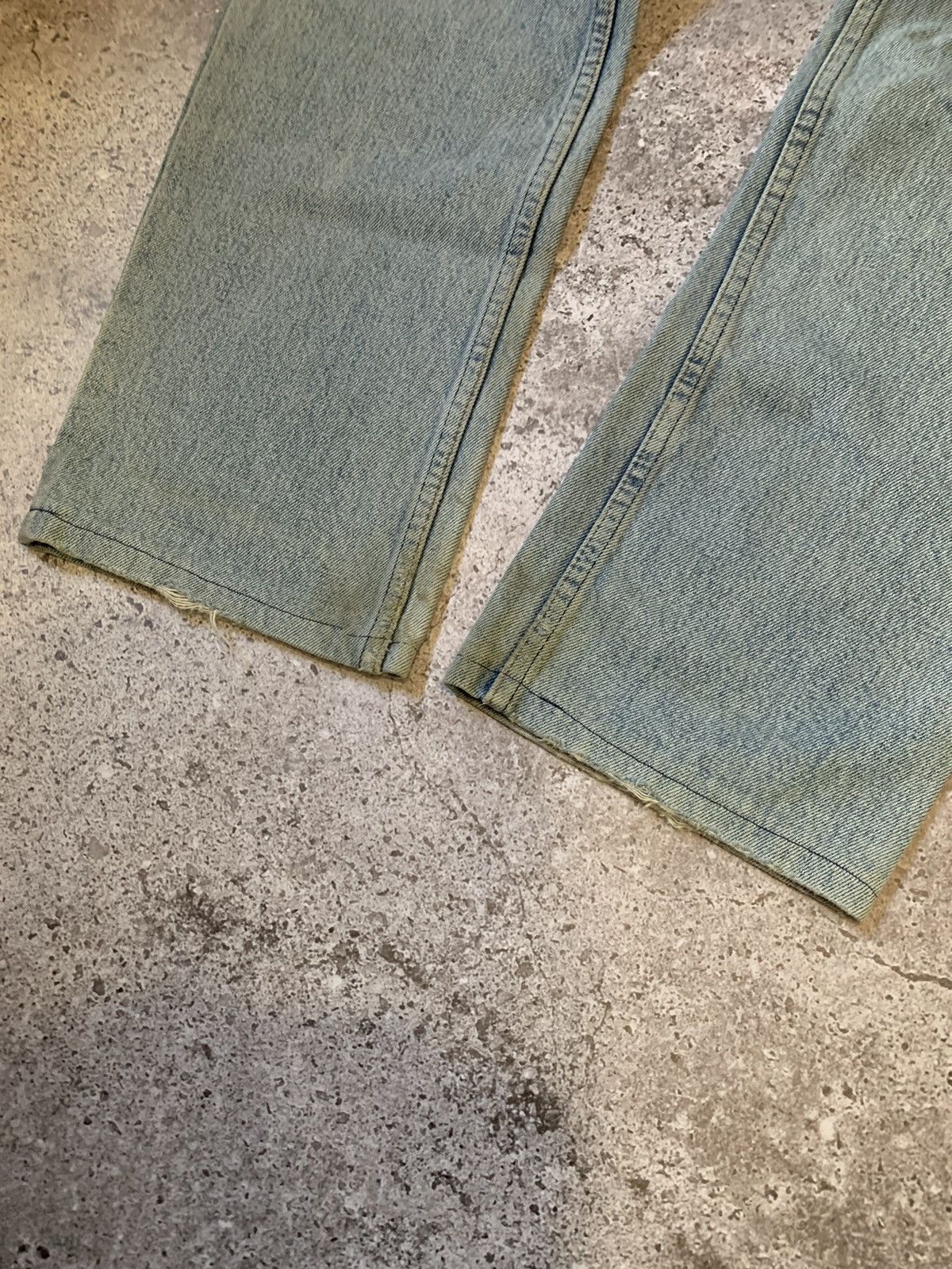 Levi's Vintage Levi's Jeans 501 Light Wash Denim 31x34 Size US 31 - 3 Thumbnail