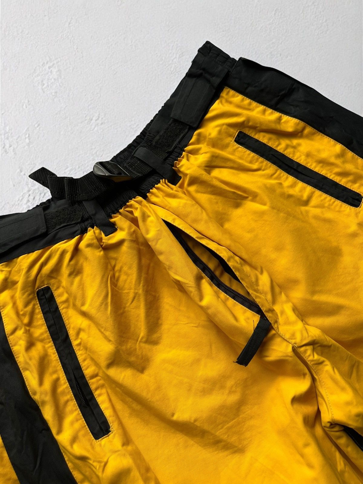 The North Face × Vintage THE NORTH FACE 90s RARE COLOUR BLOCK WATERPROOF PANTS Size US 34 / EU 50 - 9 Thumbnail