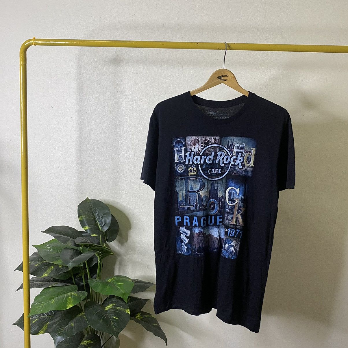 Hard Rock Cafe Hard Rock Cafe Prague T Shirt Size US M / EU 48-50 / 2 - 1 Thumbnail