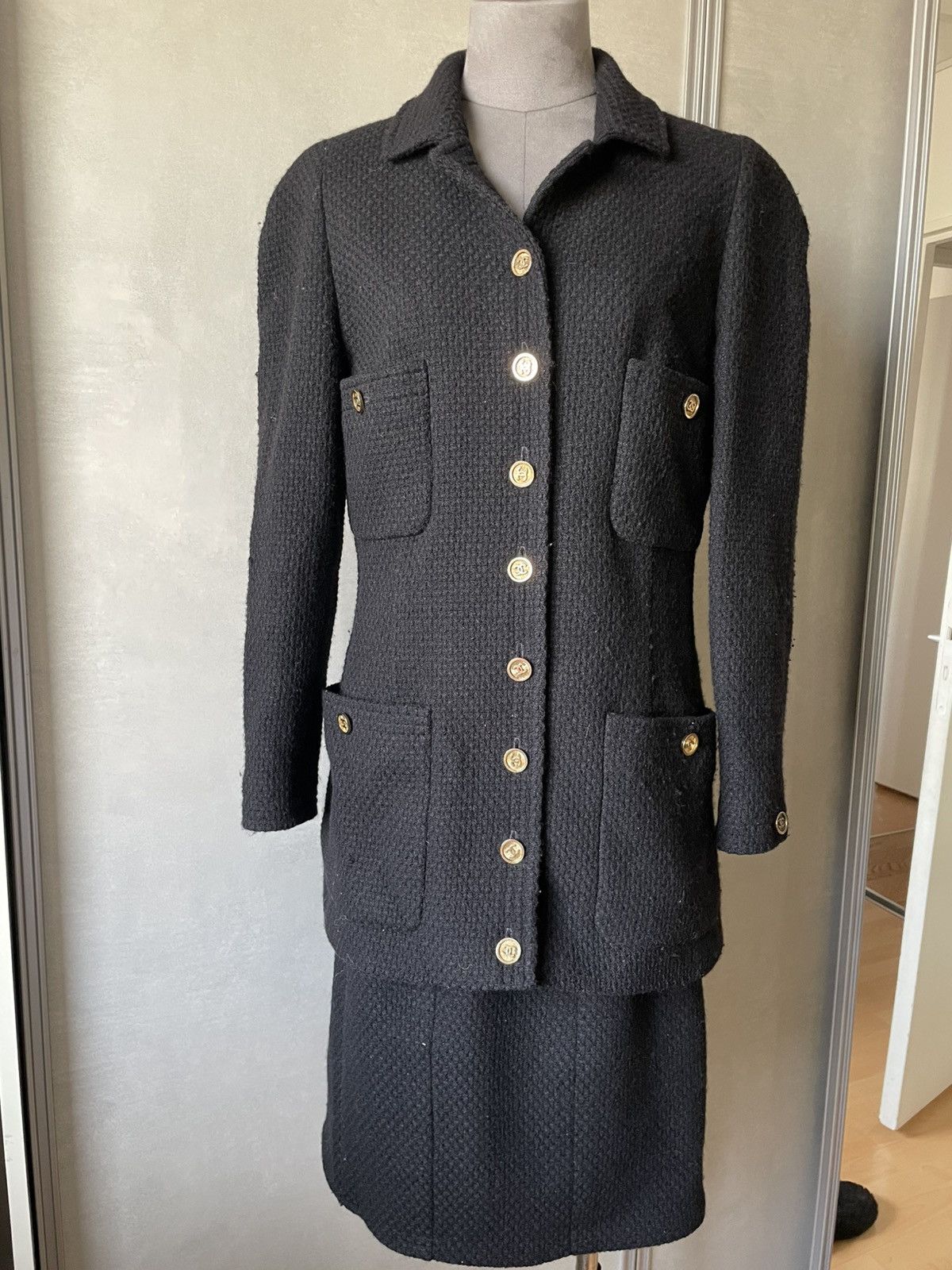 Chanel CHANEL Tweed suit vintage jacket and skirt Size M / US 6-8 / IT 42-44 - 1 Thumbnail