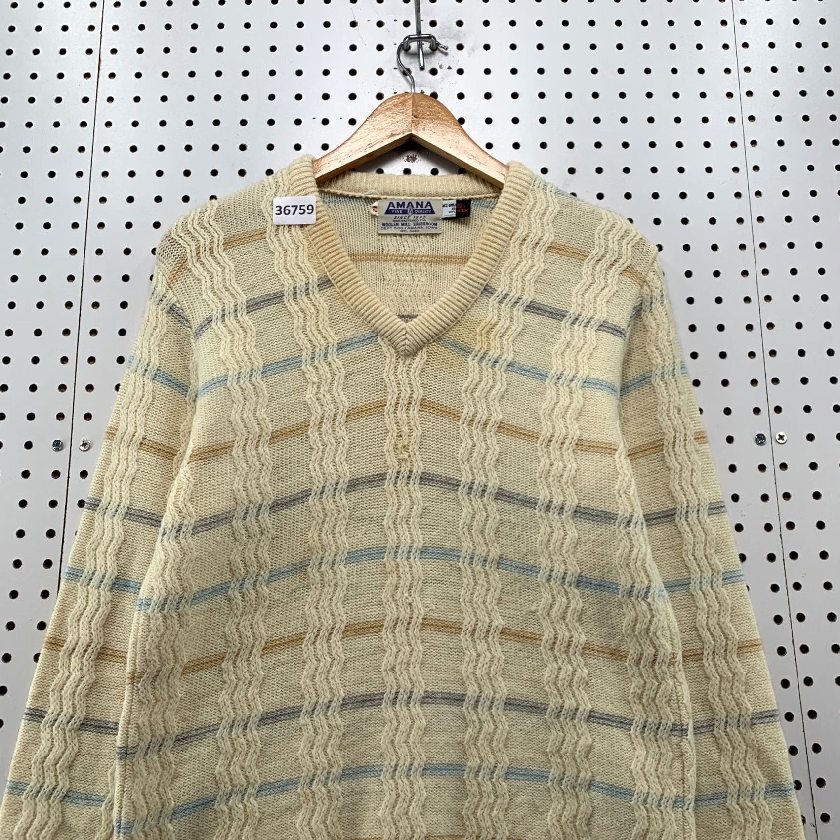 Vintage VINTAGE AMANA Wintuk Knit Sweater Mens Size 42 Beige V Neck Striped Pullover Size US L / EU 52-54 / 3 - 5 Thumbnail