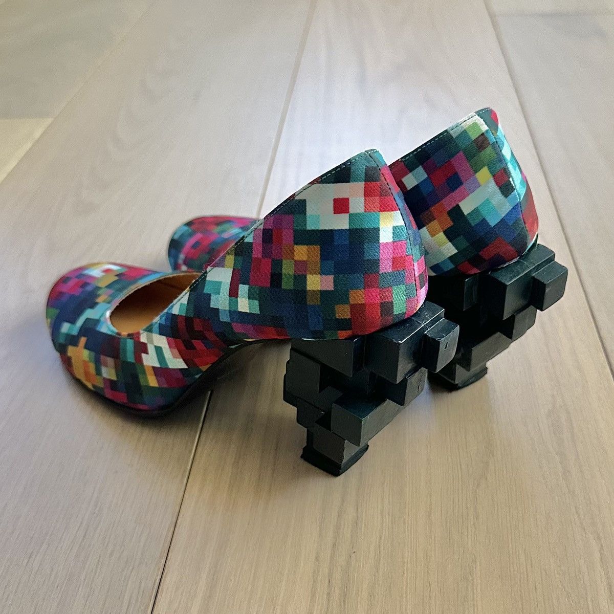 ANREALAGE AW2011 Pixelated Pumps Size US 6.5 / IT 36.5 - 4 Thumbnail