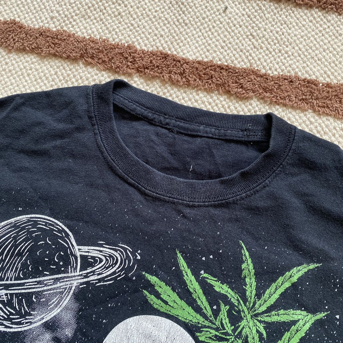 Vintage ALIEN SMOKING WEED Y2K LAS VEGAS T SHIRT Size US M / EU 48-50 / 2 - 3 Thumbnail