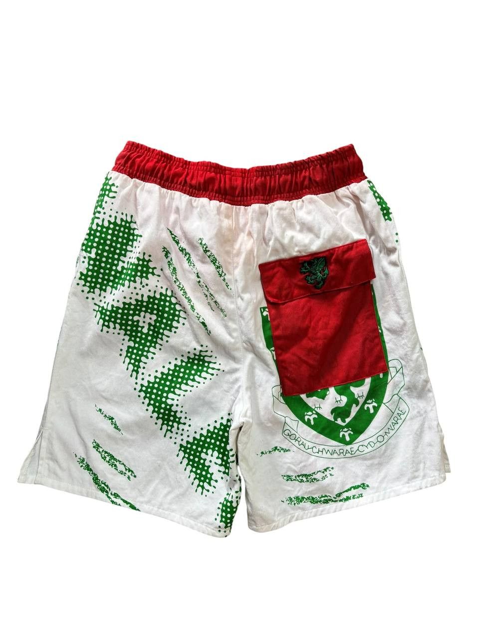 Umbro WALES 90'S UMBRO FOOTBALL SOCCER SHORTS VINTAGE COTTON Size US 32 / EU 48 - 10 Thumbnail