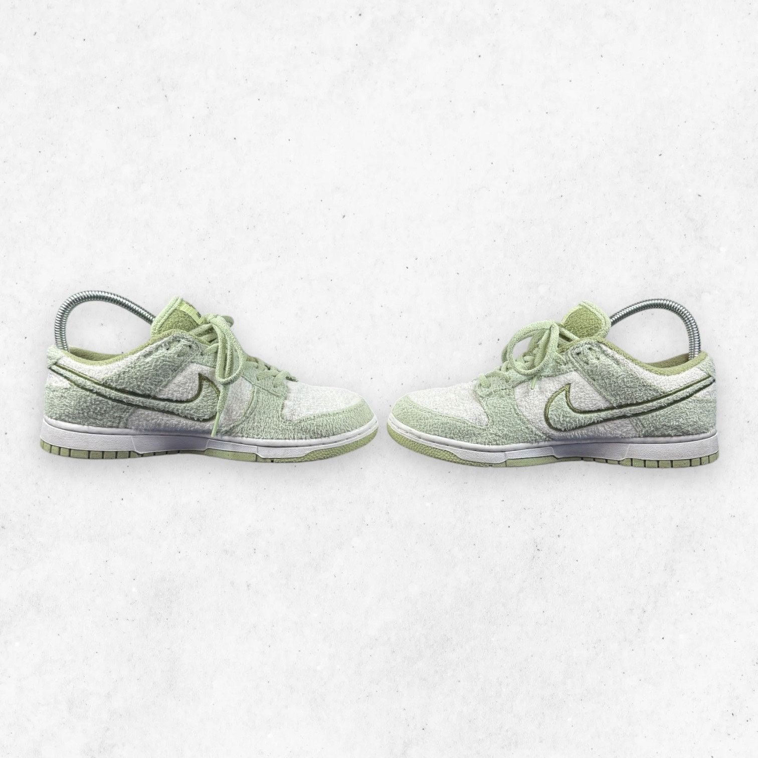 Nike Nike Dunk Low SE Fleece Honeydew Womens Sz 9 Size US 9 / IT 39 - 5 Thumbnail