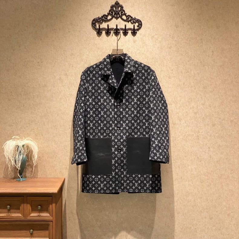 Louis Vuitton Louis Vuitton Black presbyopic print reversible coat Size XS / US 0-2 / IT 36-38 - 1 Thumbnail