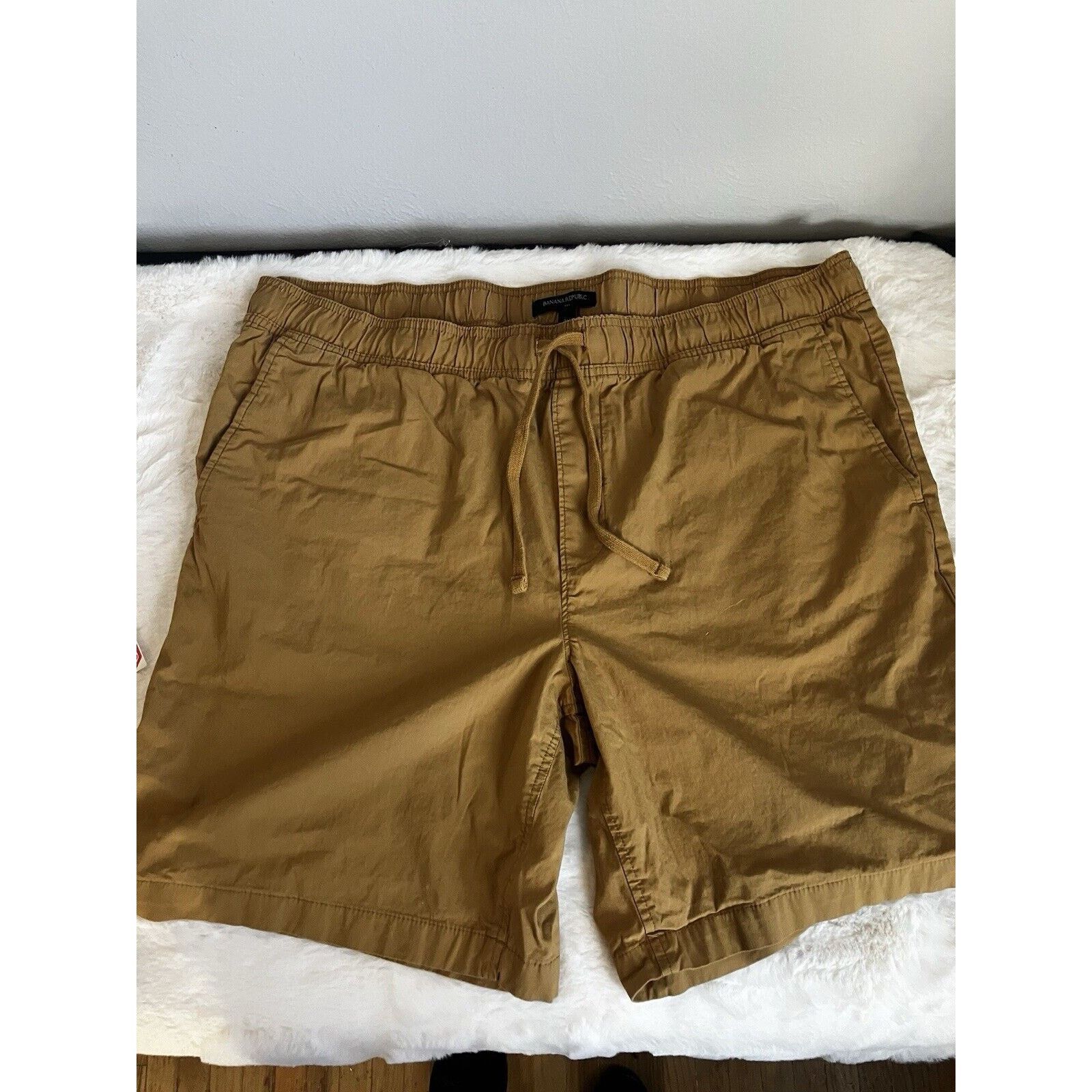 Banana Republic Banana Republic Shorts Mens XL Stretch Waist Drawstring Size US 32 / EU 48 - 1 Thumbnail