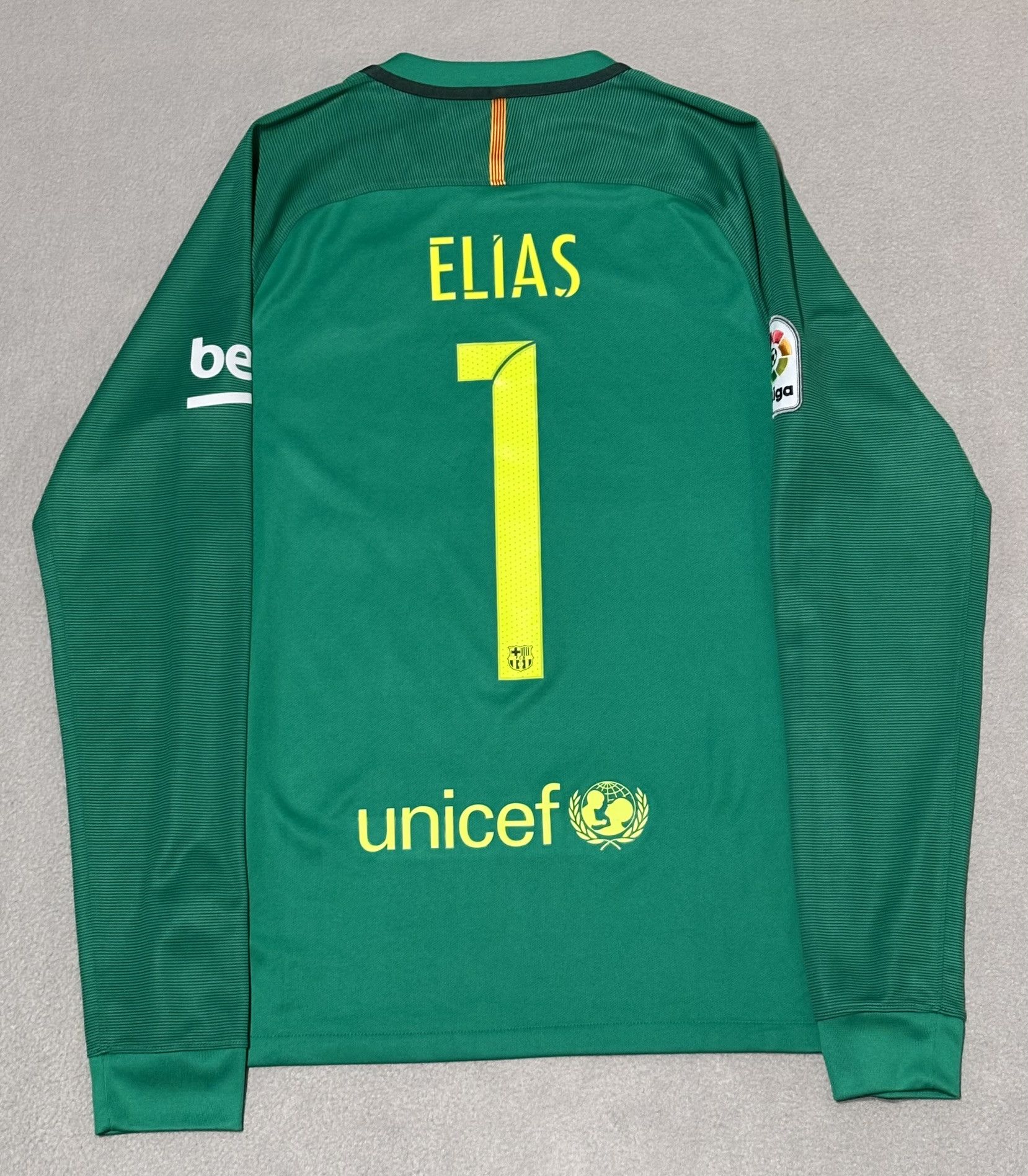 Nike FC Barcelona 2016/2017 Elias #1 Nike Goalkeeper Shirt Size S Size US S / EU 44-46 / 1 - 11 Thumbnail