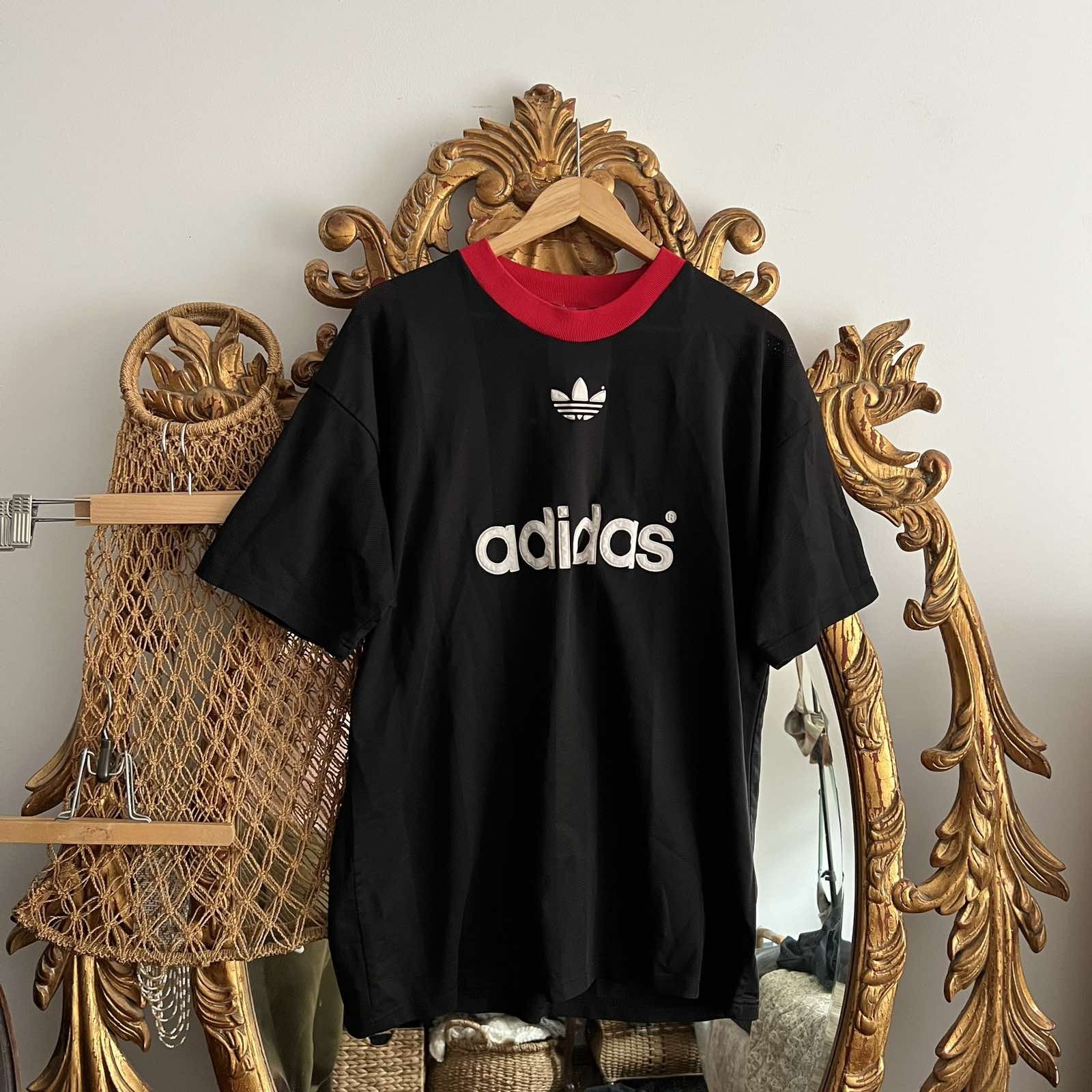 Adidas Vintage Adidas tshirt 90 Size US L / EU 52-54 / 3 - 1 Thumbnail