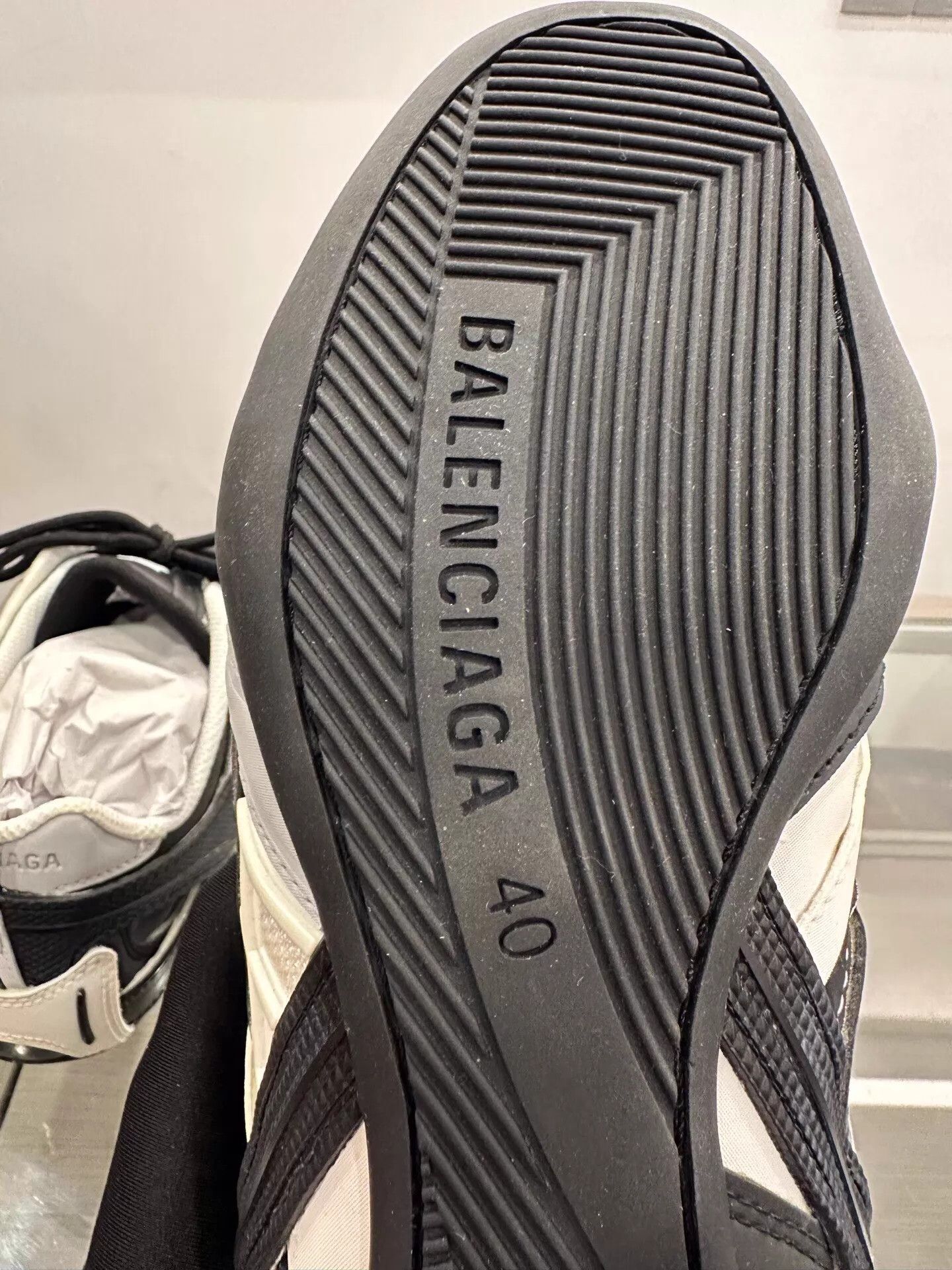 Balenciaga Balenciaga Drive Men's Black/White A Logo Sneaker Size US 7 / EU 40 - 8 Thumbnail