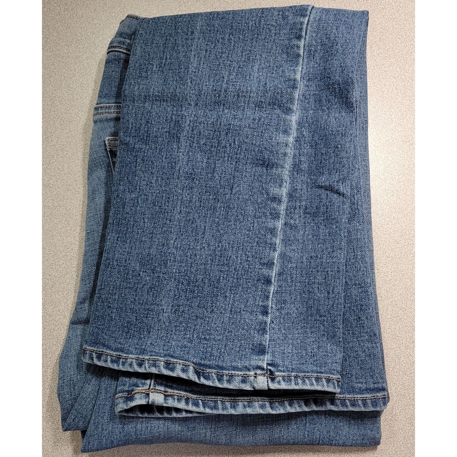 Old Navy Old Navy Mid Rise Blue Light Washed Denim Jeans 10 Stretch Size 32" / US 10 / IT 46 - 4 Thumbnail