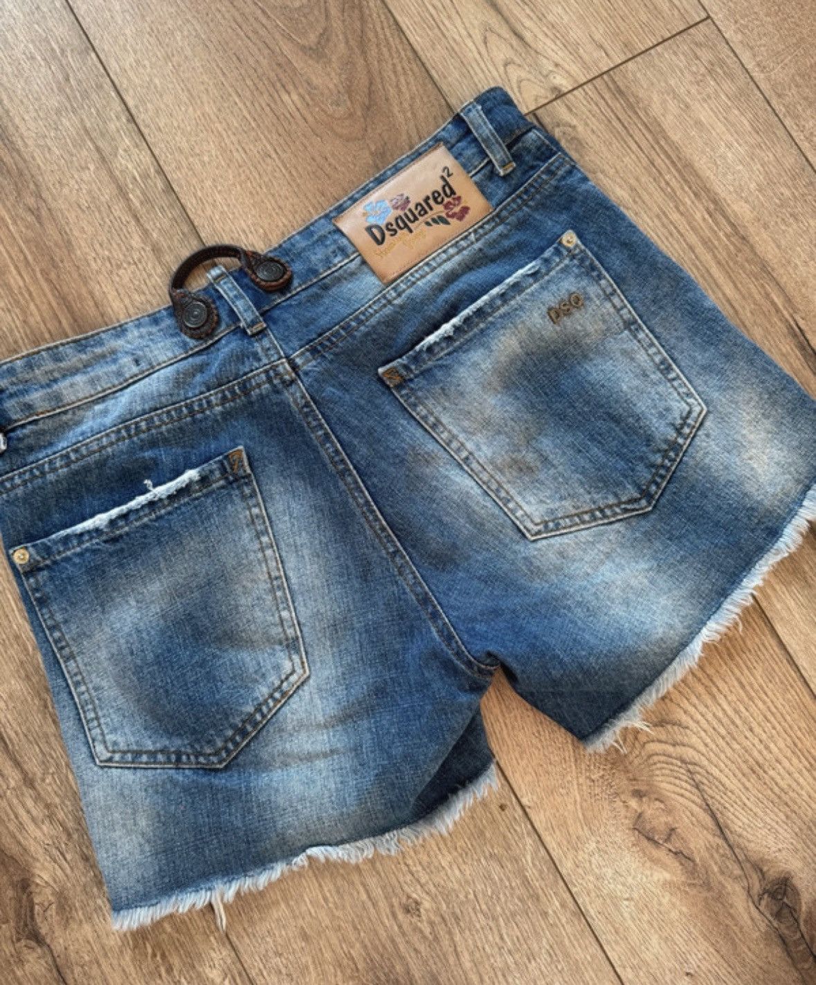 Dsquared2 Dsquared2 Women’s Denim Shorts Size s/Distressed Look/ Size 25" / US 0 / IT 36 - 9 Thumbnail