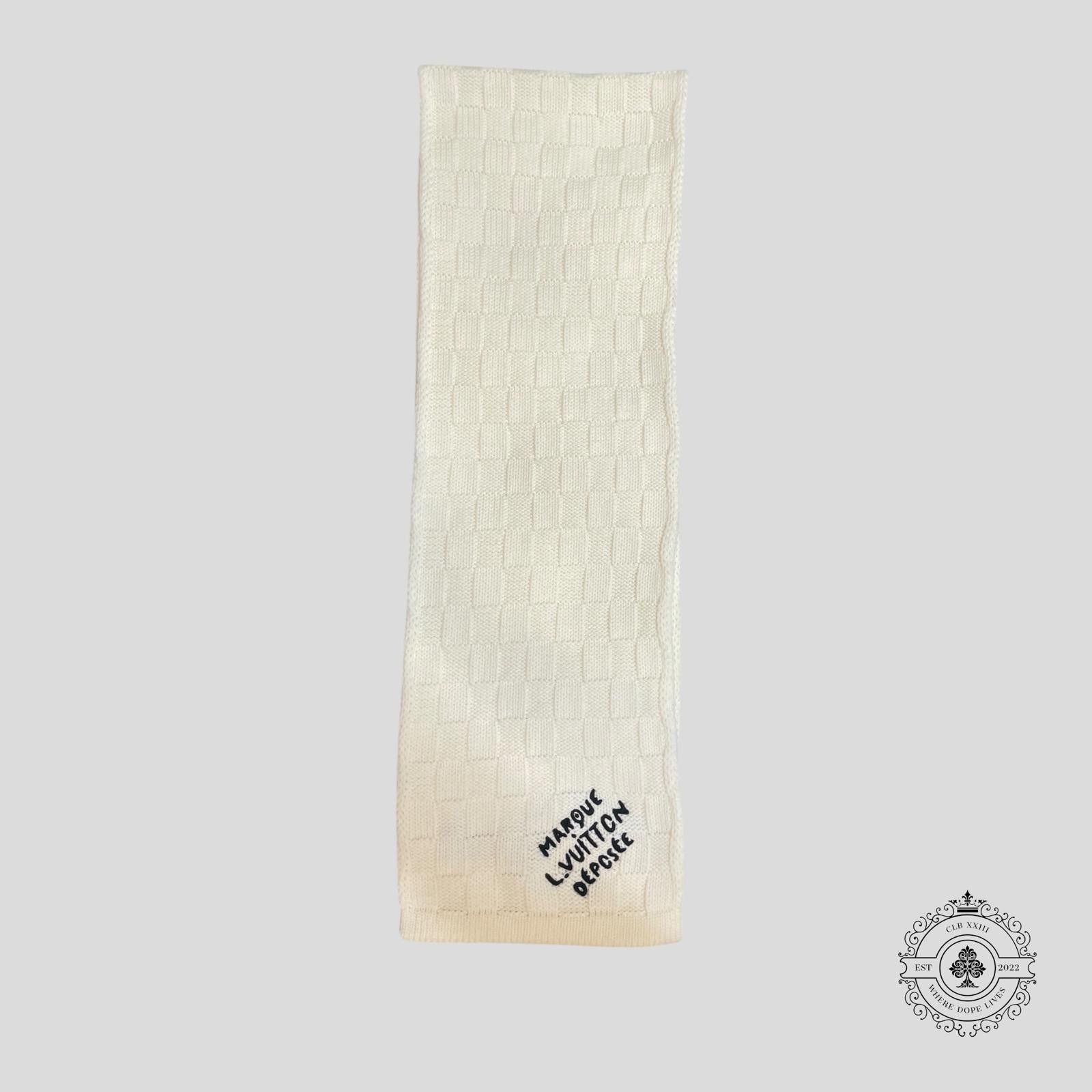 Louis Vuitton Louis Vuitton Damier Snug Cream Scarf Size ONE SIZE - 2 Thumbnail