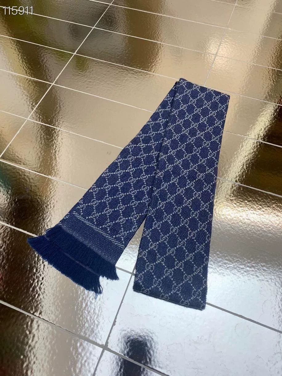Gucci Gucci Logo Wool Scarf Size ONE SIZE - 1 Thumbnail