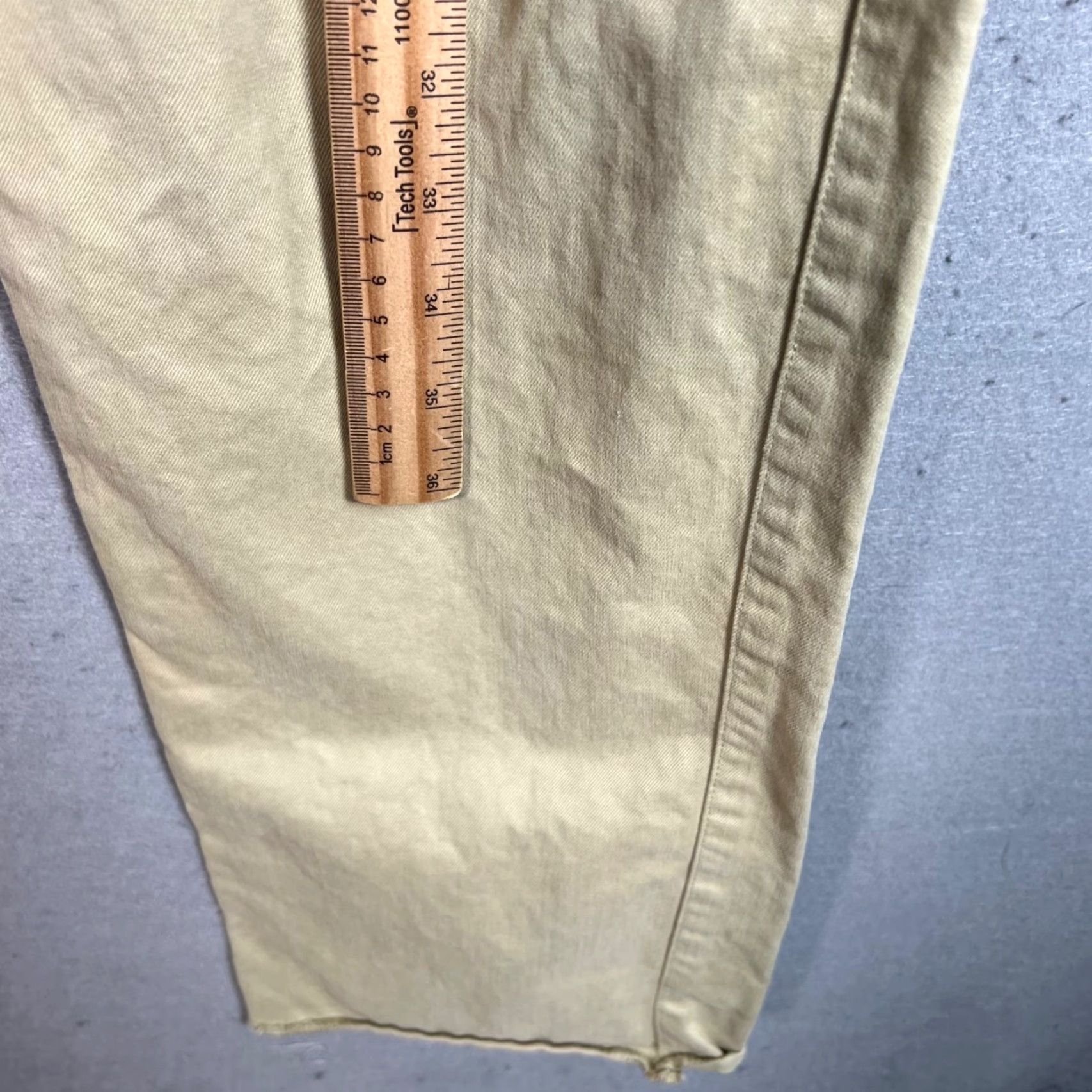 Vintage C.P. Company Mens 50 Beige Cotton Pleated Dress Pants Main Selling Point Pants Adult Mens 50 Beige Cotton Pleated Dress Pants Italy 8/10 Mens Size US 31 - 7 Thumbnail