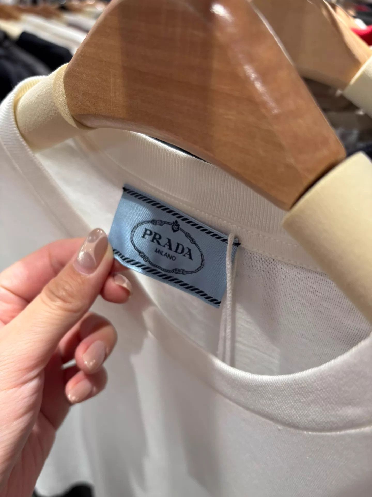 Prada Prada Classic Coin Purse White Short Sleeve Mint M Size M / US 6-8 / IT 42-44 - 4 Thumbnail