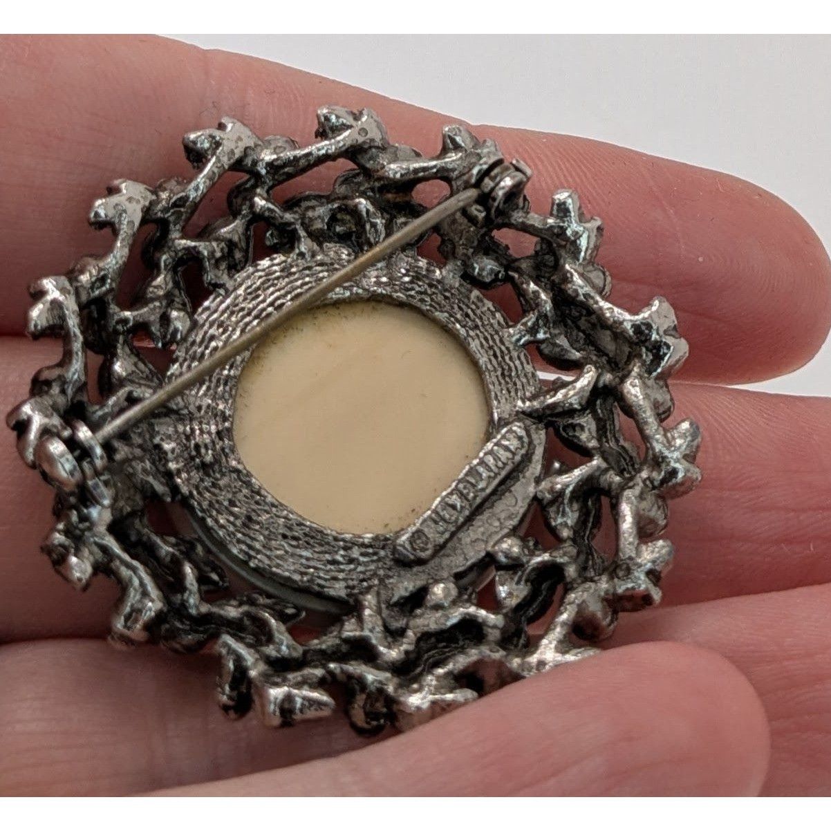 Other Vintage Prismatic Wreath Brooch With Iridescent Glass Center Size ONE SIZE - 4 Thumbnail